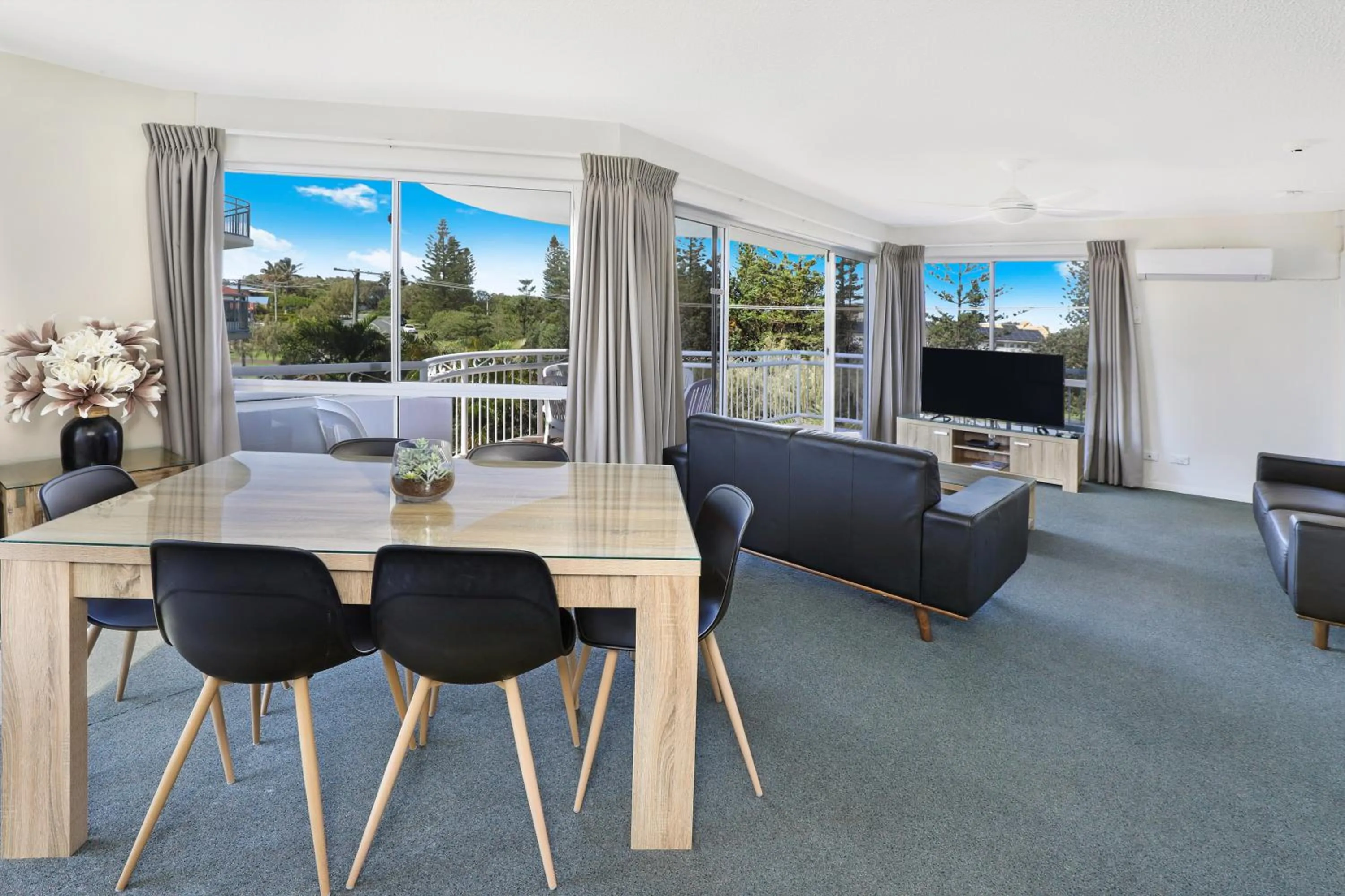 Beachside Resort Kawana Waters