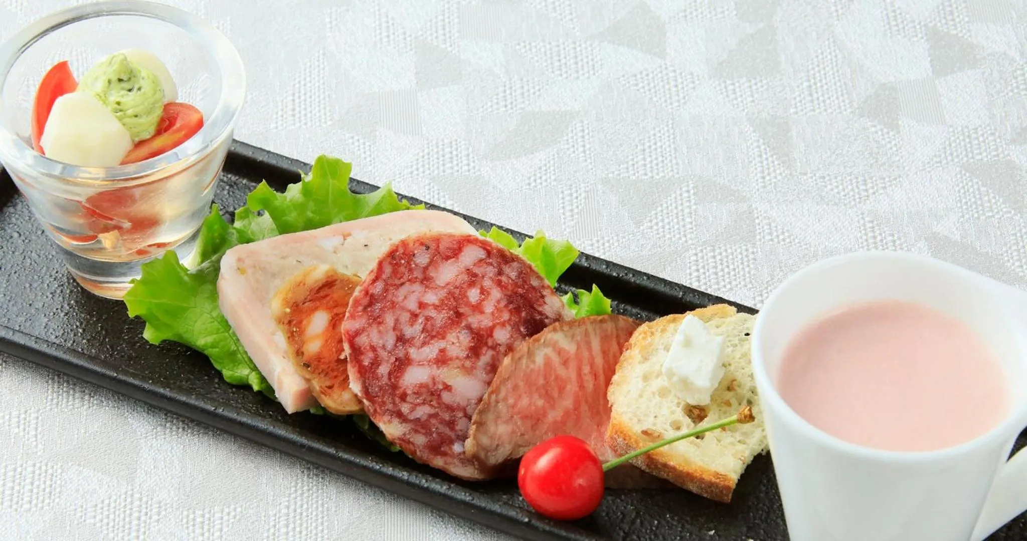 Restaurant/places to eat in Villa the Club Karuizawa