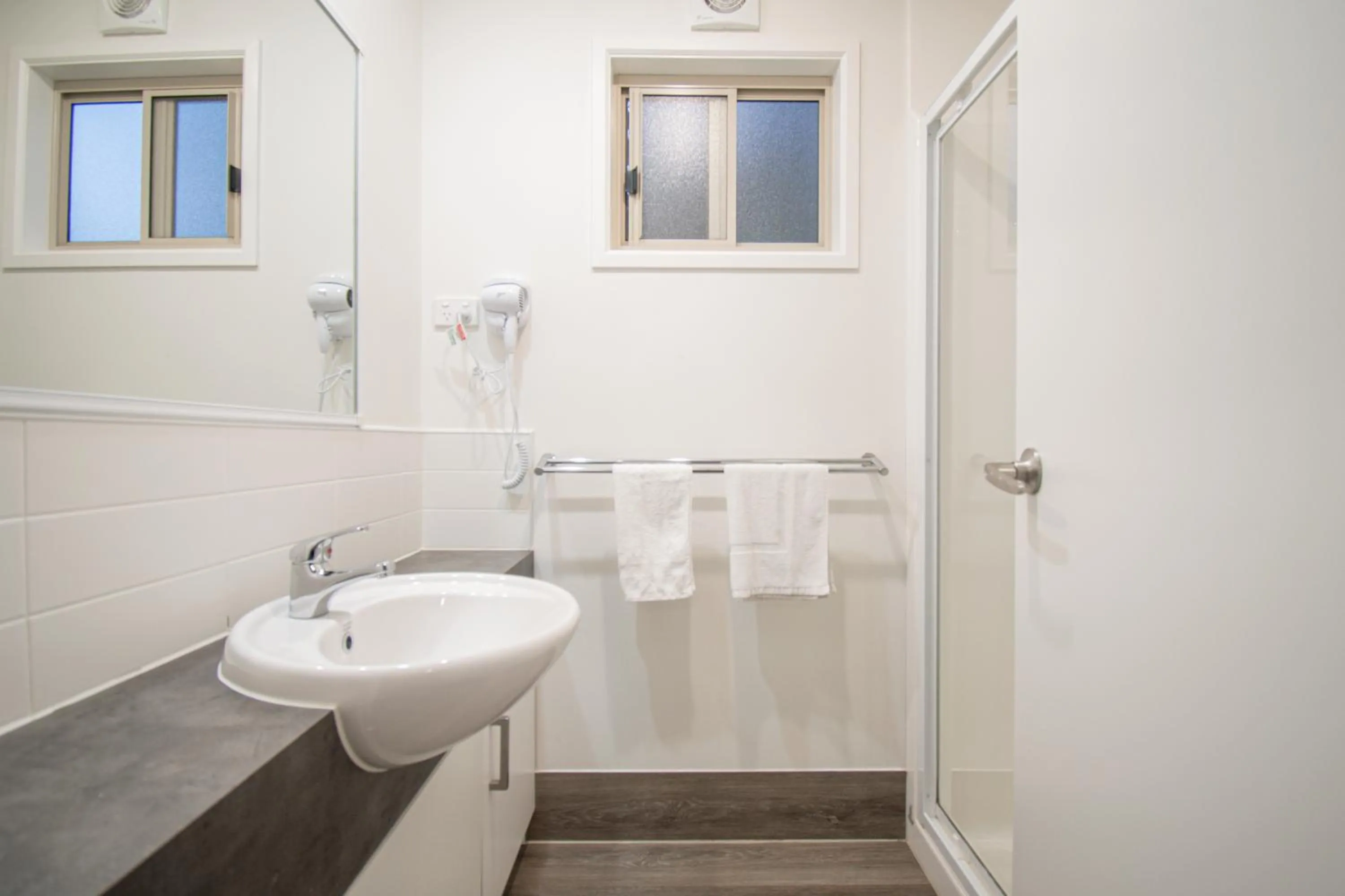 BIG4 Tiny Away Escape at Seymour Riverside