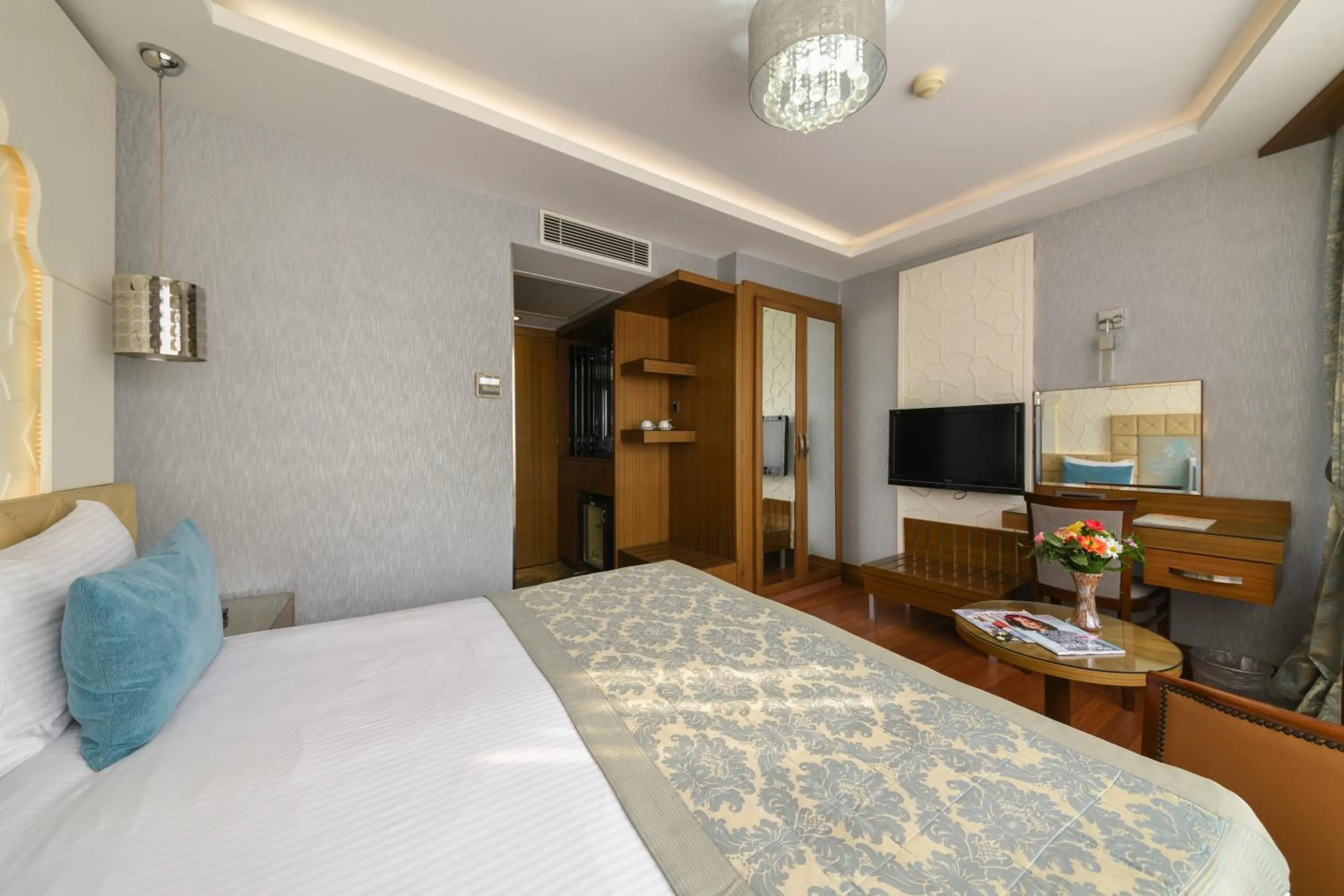 Superior Double Room in Style Star Hotel Cihangir