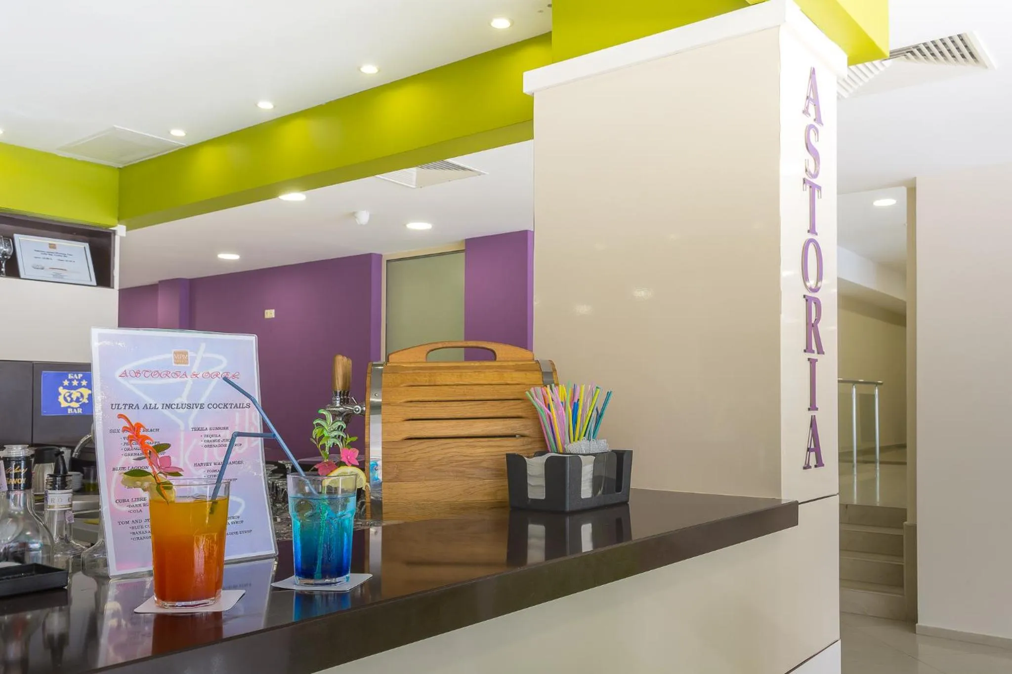 Lounge or bar in MPM Hotel Orel - Ultra All Inclusive