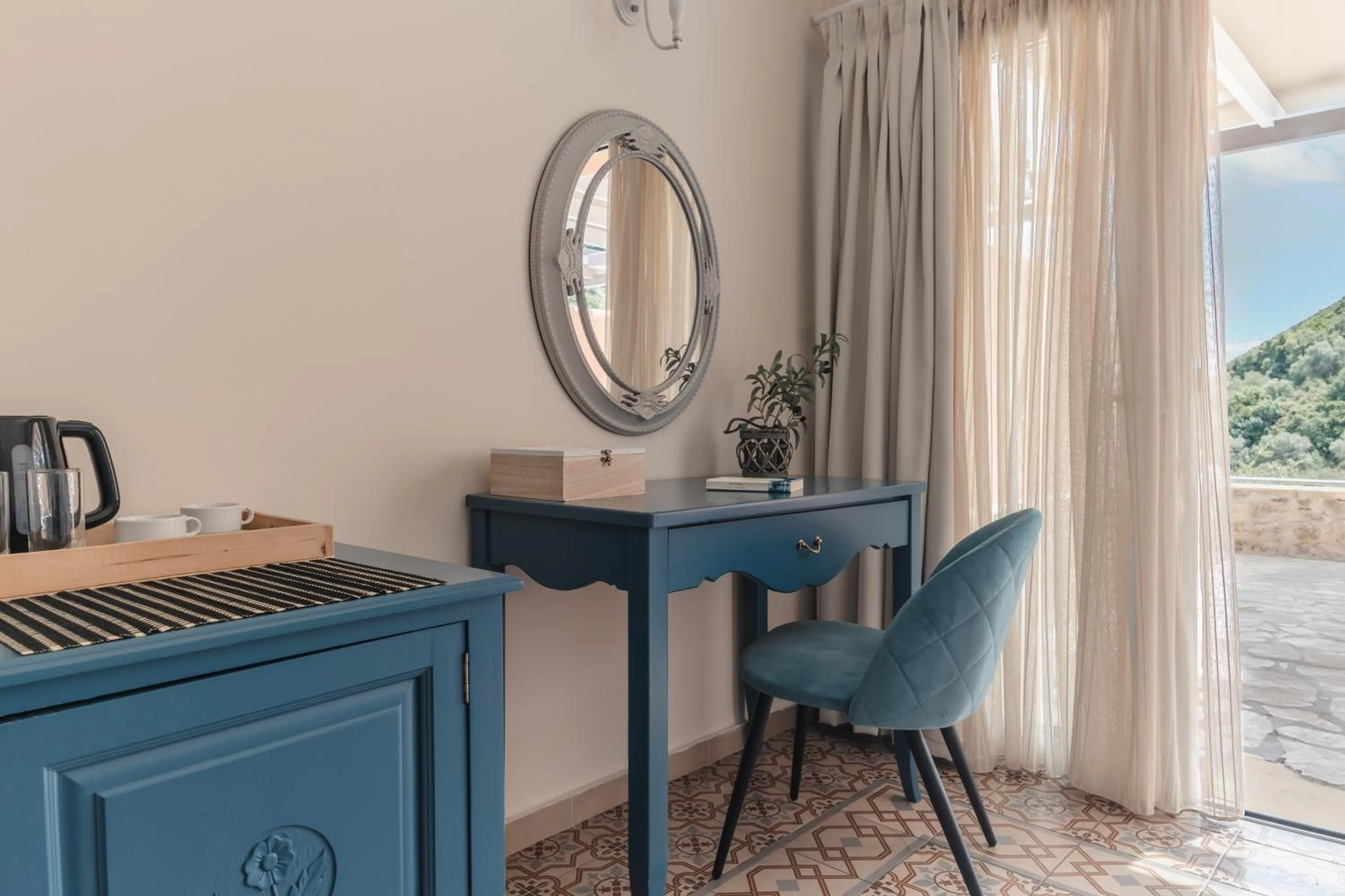 Coffee/tea facilities in Red Tower Hotel