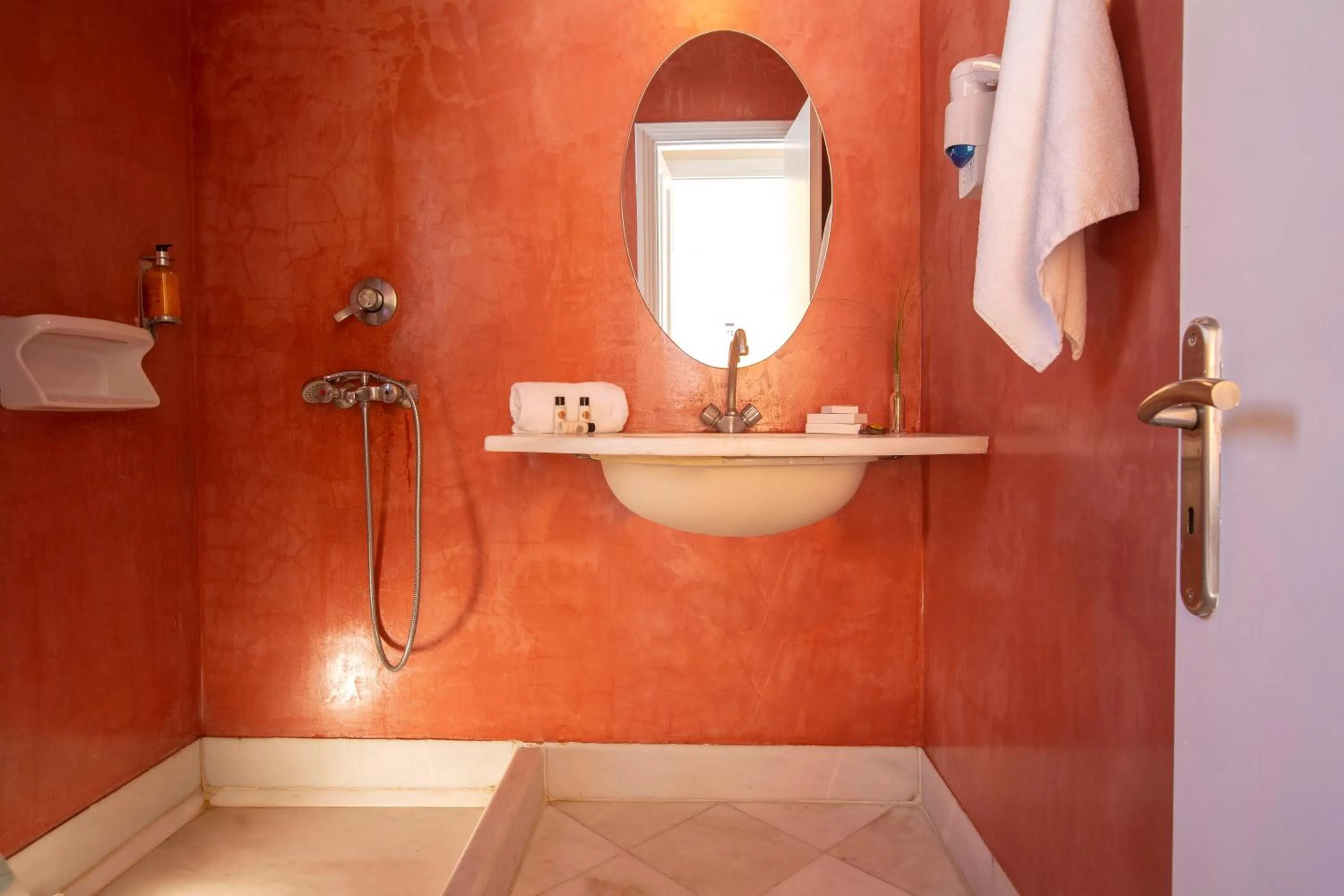 Bathroom in Red Tower Hotel