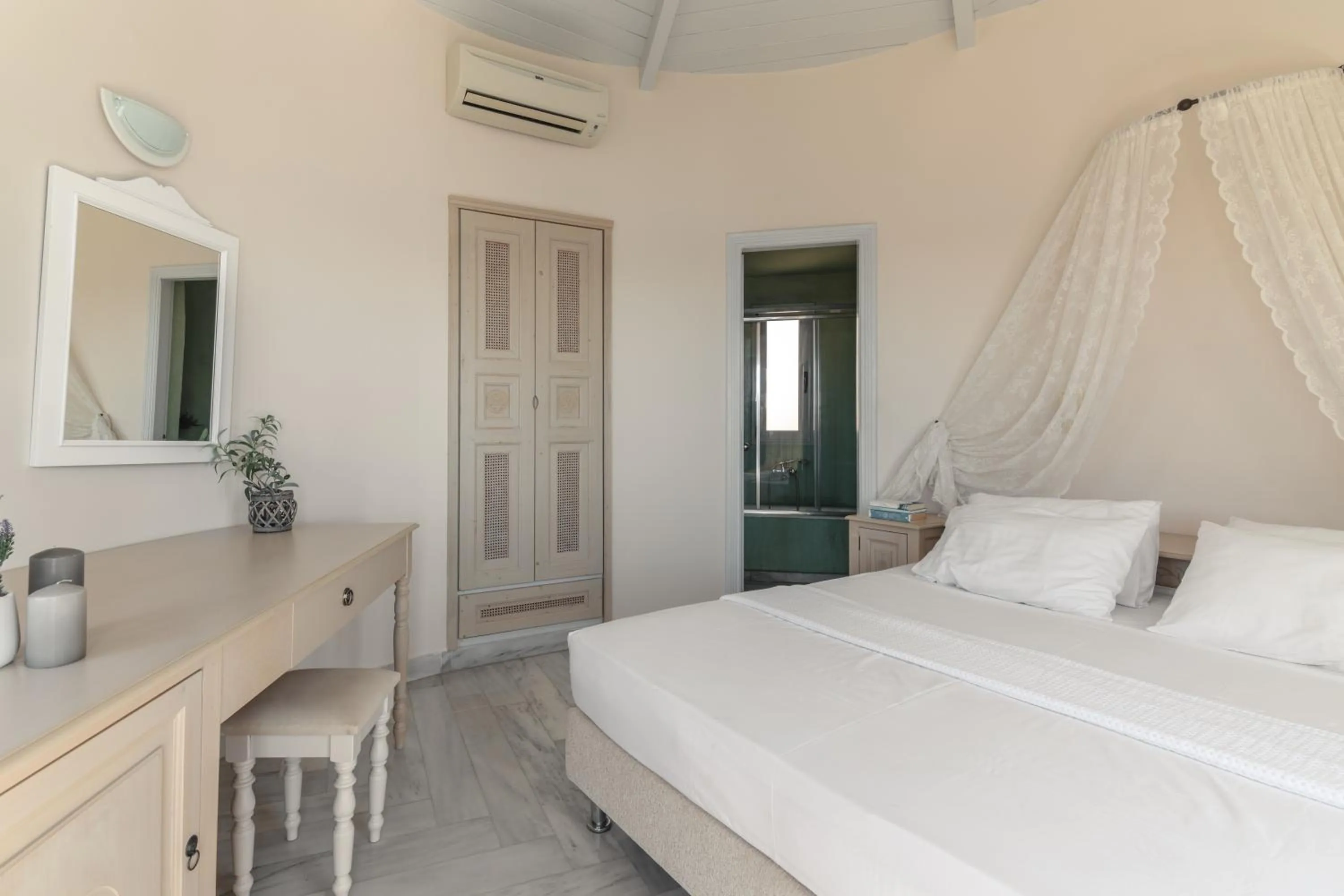 Bed in Red Tower Hotel