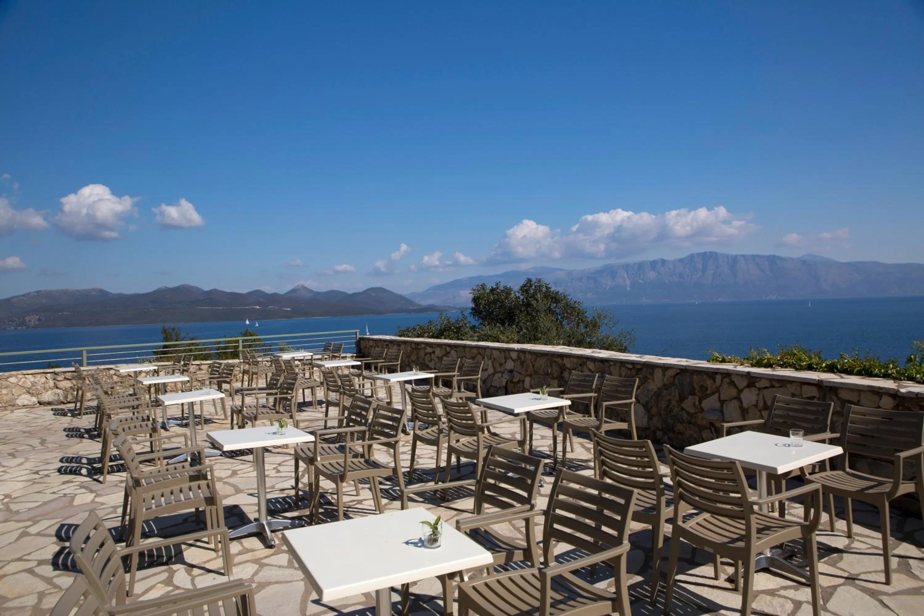 Restaurant/places to eat in Red Tower Hotel