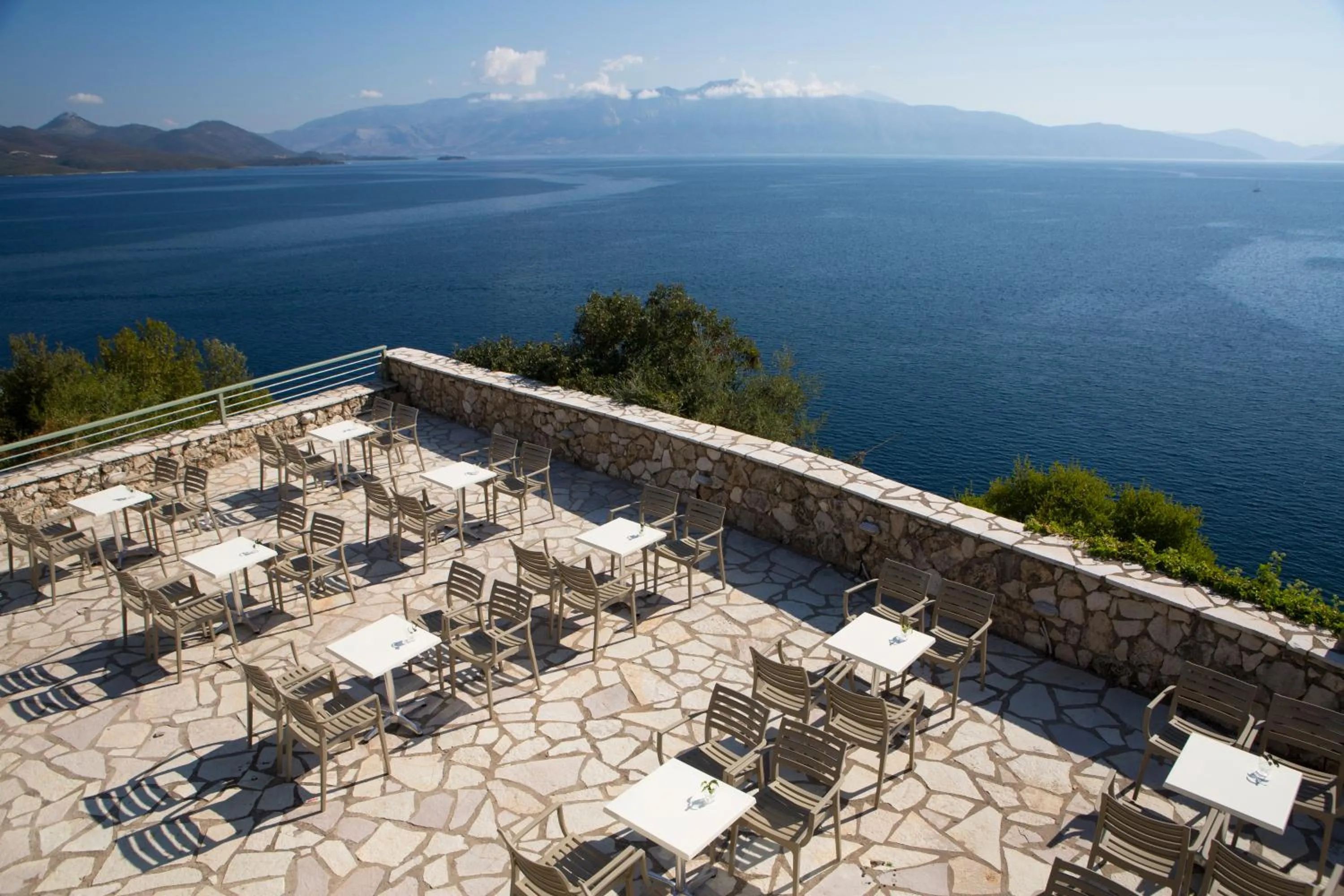 Restaurant/places to eat in Red Tower Hotel