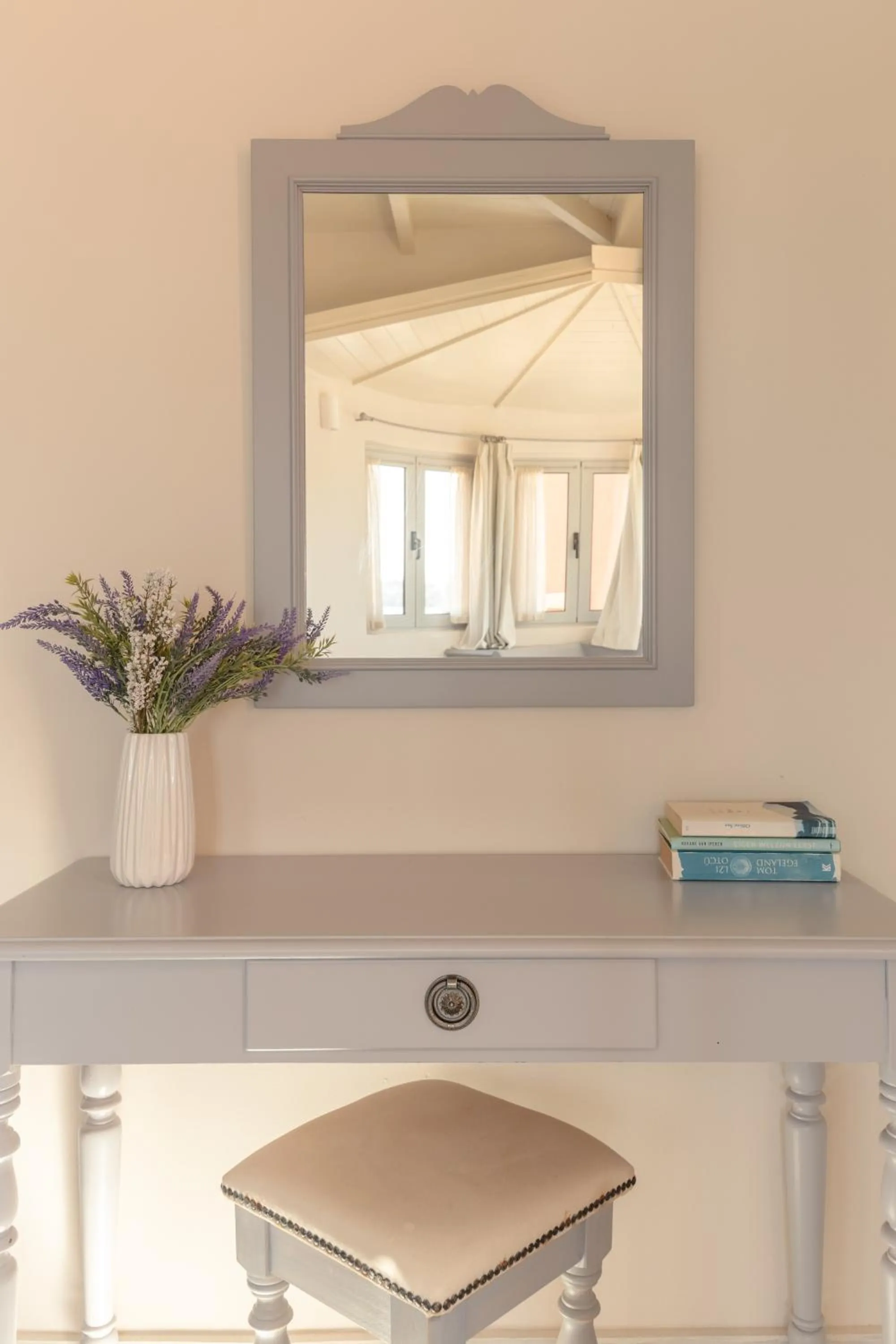 hair dresser in Red Tower Hotel