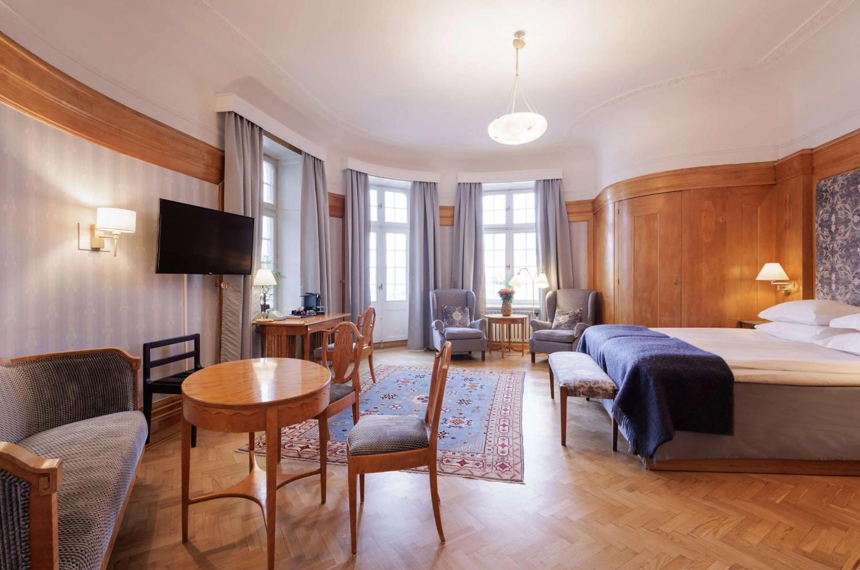 Photo of the whole room, Bed in Hotel Esplanade, BW Signature Collection