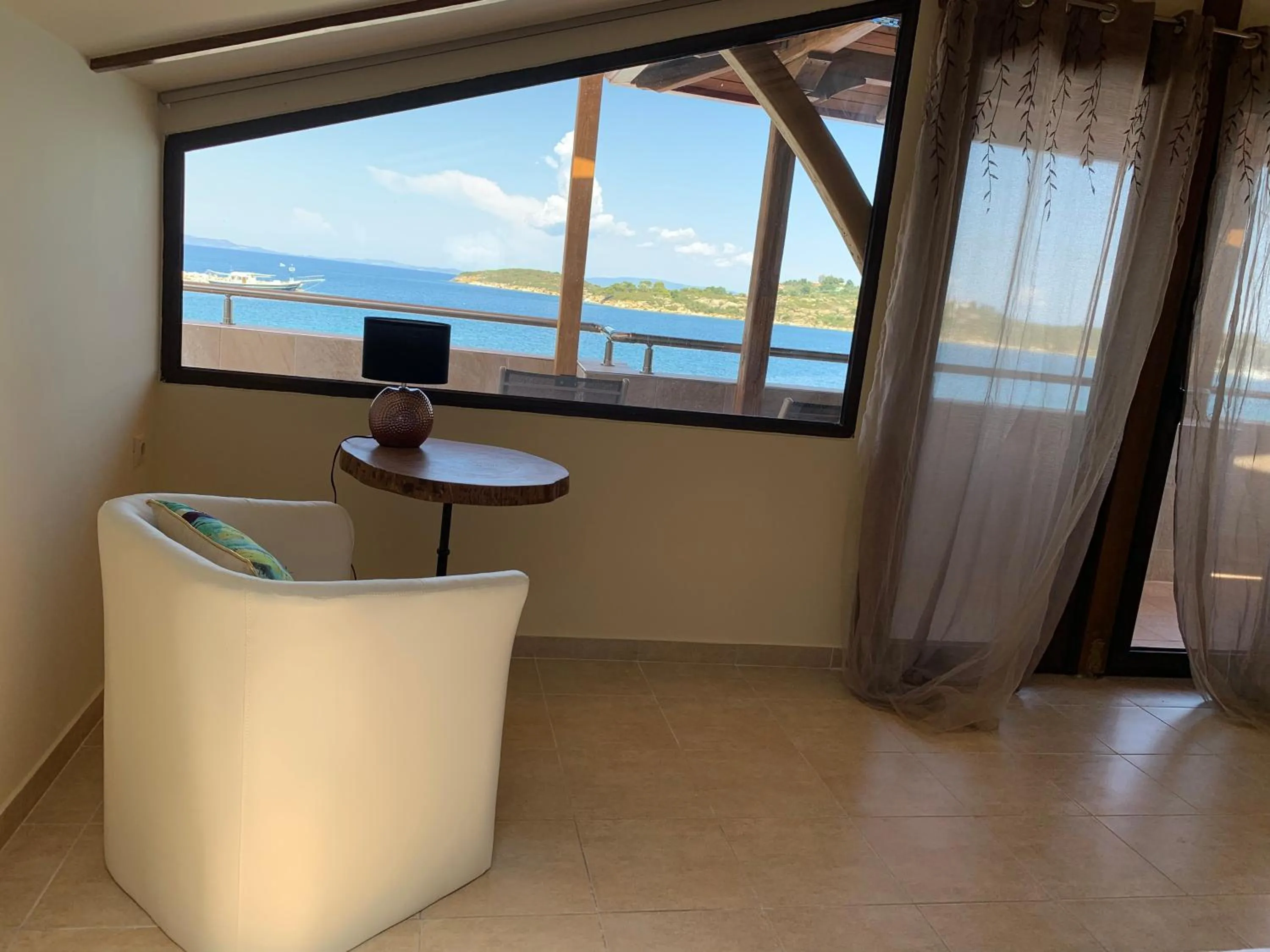 Living room in Avra Hotel