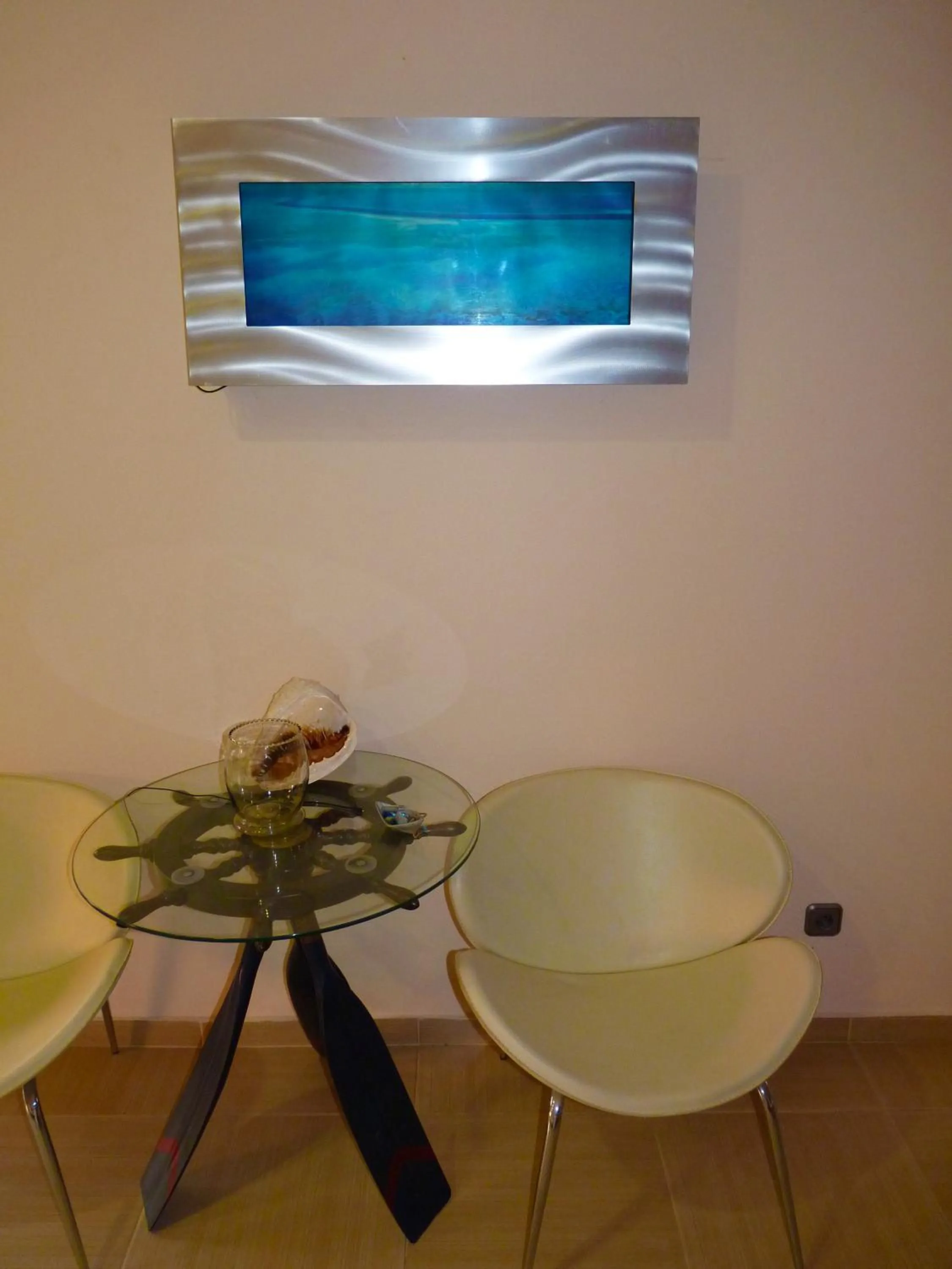 Decorative detail in Avra Hotel