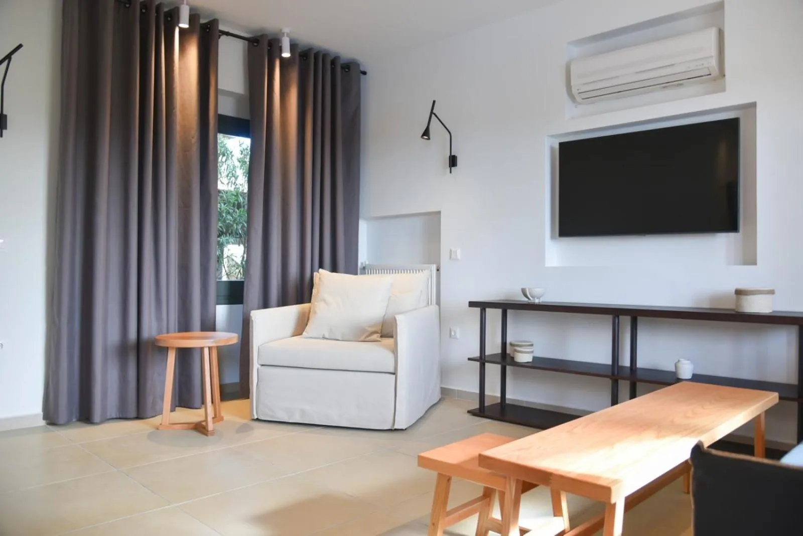 TV and multimedia in Lena Mare Boutique Hotel