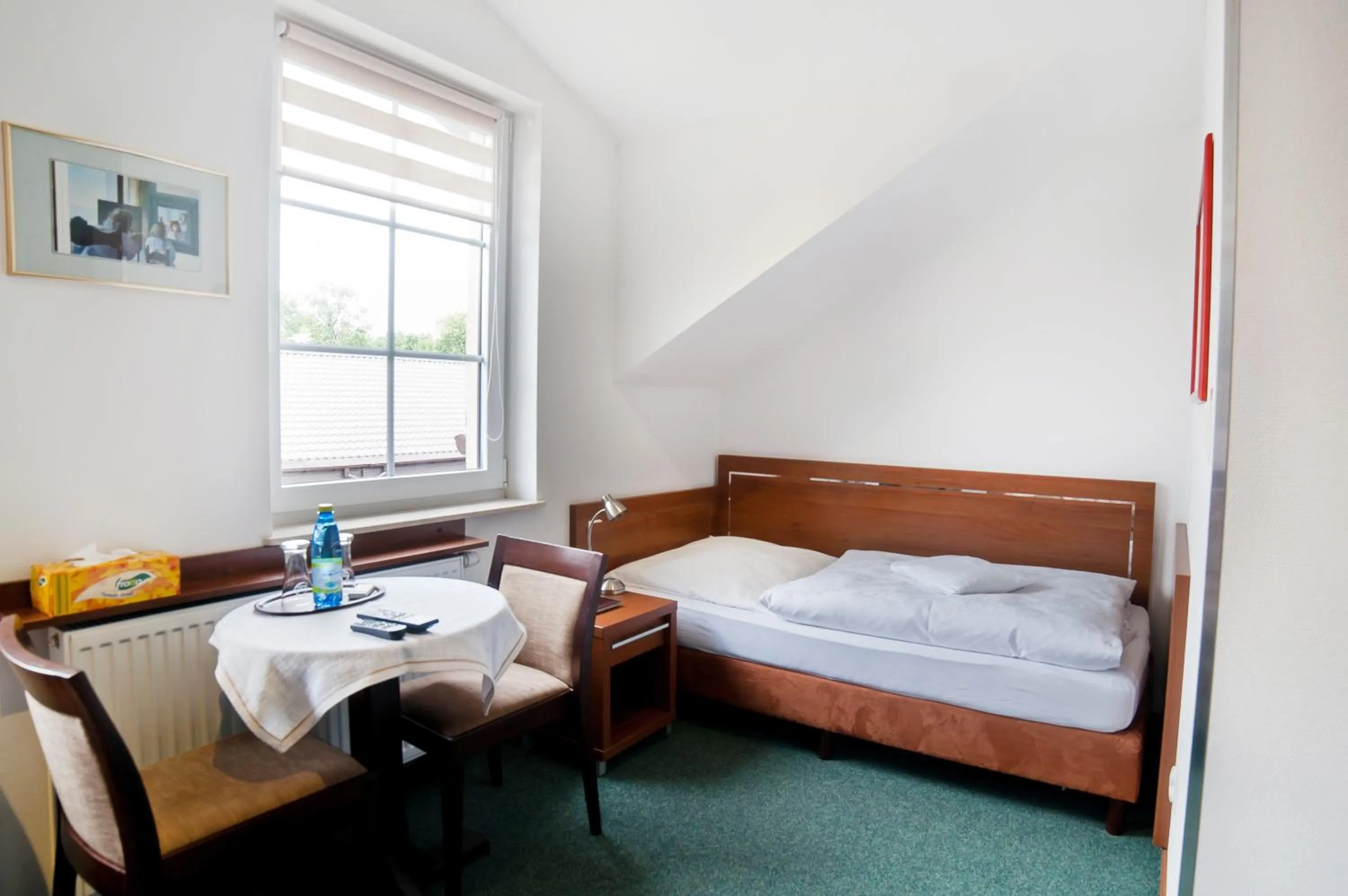 Photo of the whole room, Bed in Pelikan