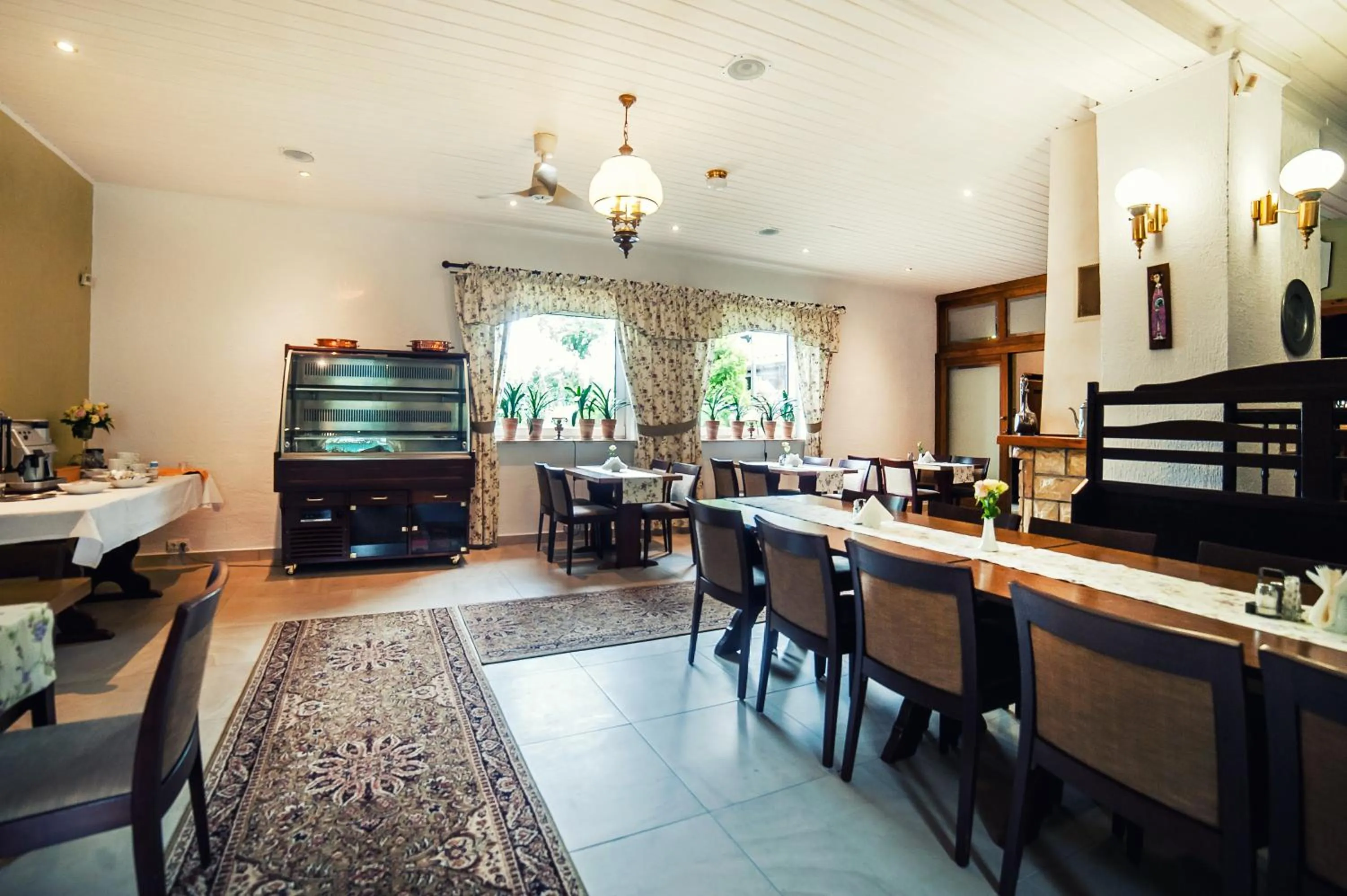 Restaurant/places to eat in Pelikan