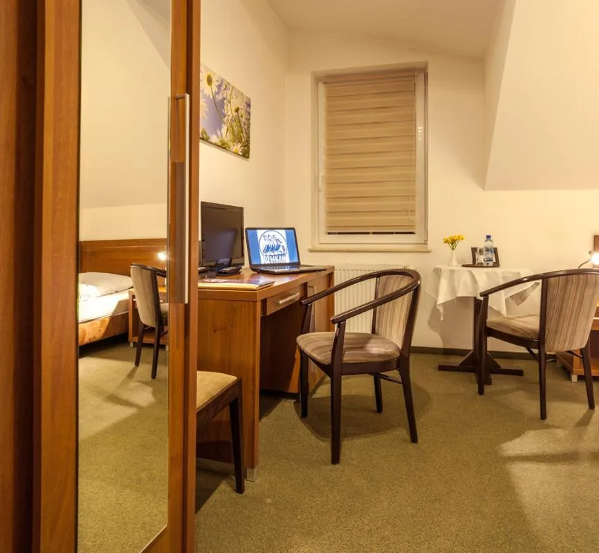 Photo of the whole room in Pelikan