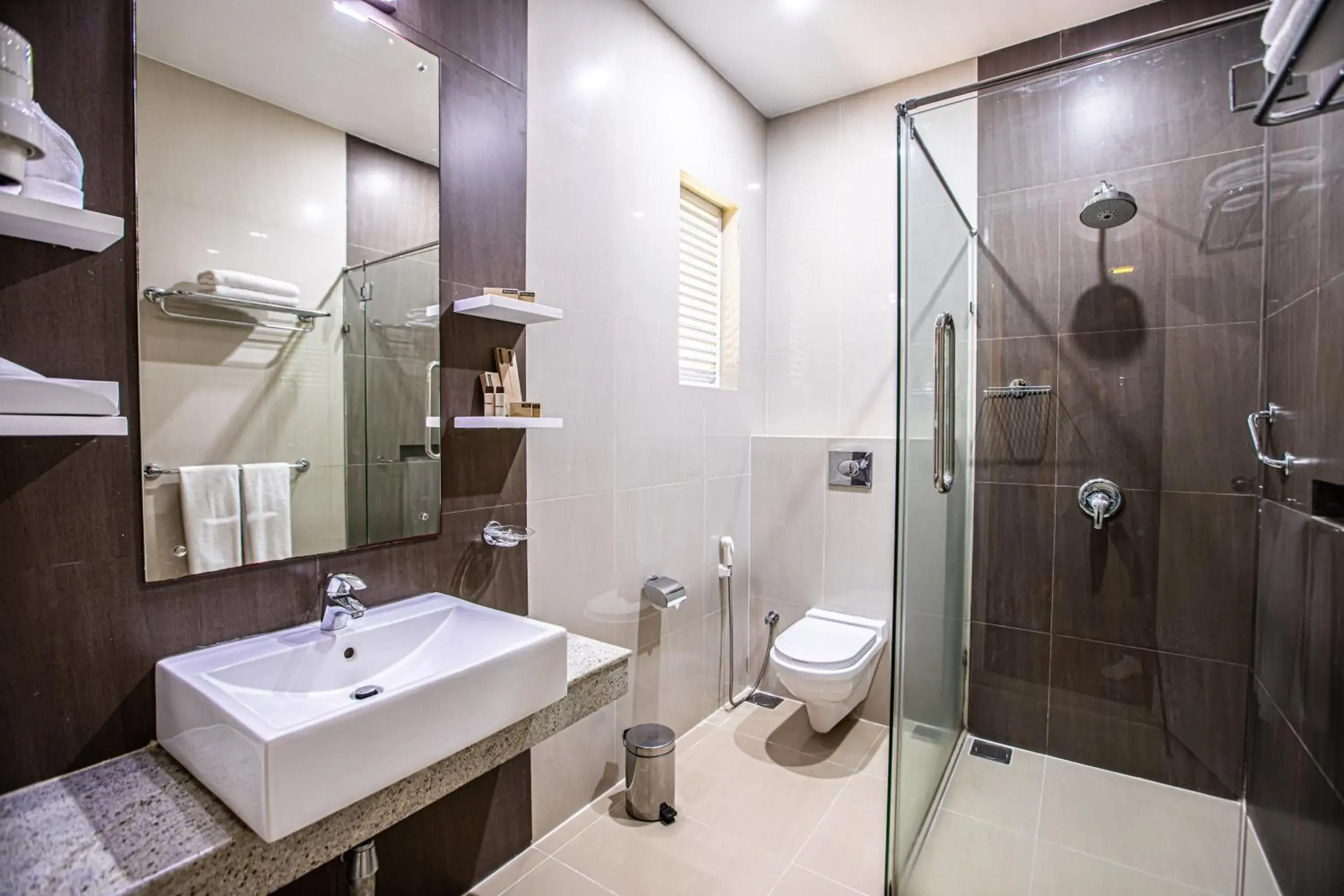 Deluxe Double Room with 10 minutes FREE Head Massage maximum for 1 person per room & 15% discount on beverages - single occupancy in Club Palm Bay Deluxe Double Room with 10 minutes FREE Head Massage maximum for 1 person per room & 15% discount on beverages - single occupancy in Club Palm Bay