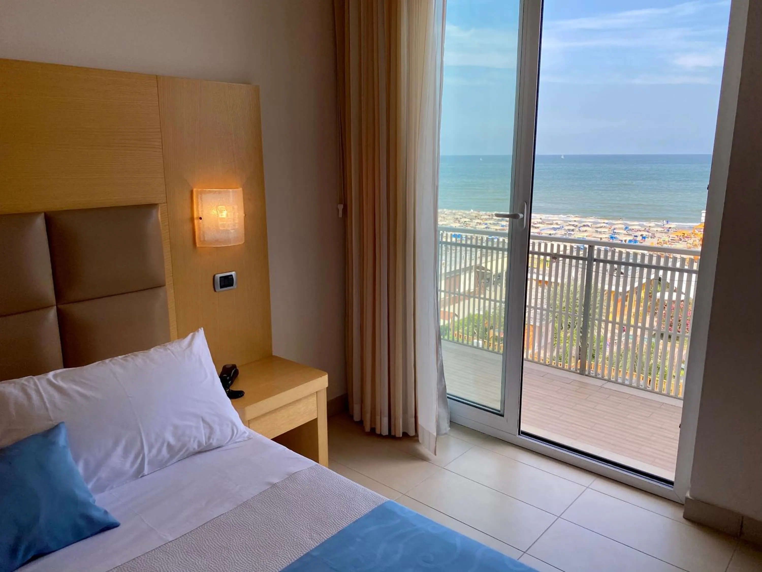 Bed in Hotel Granada