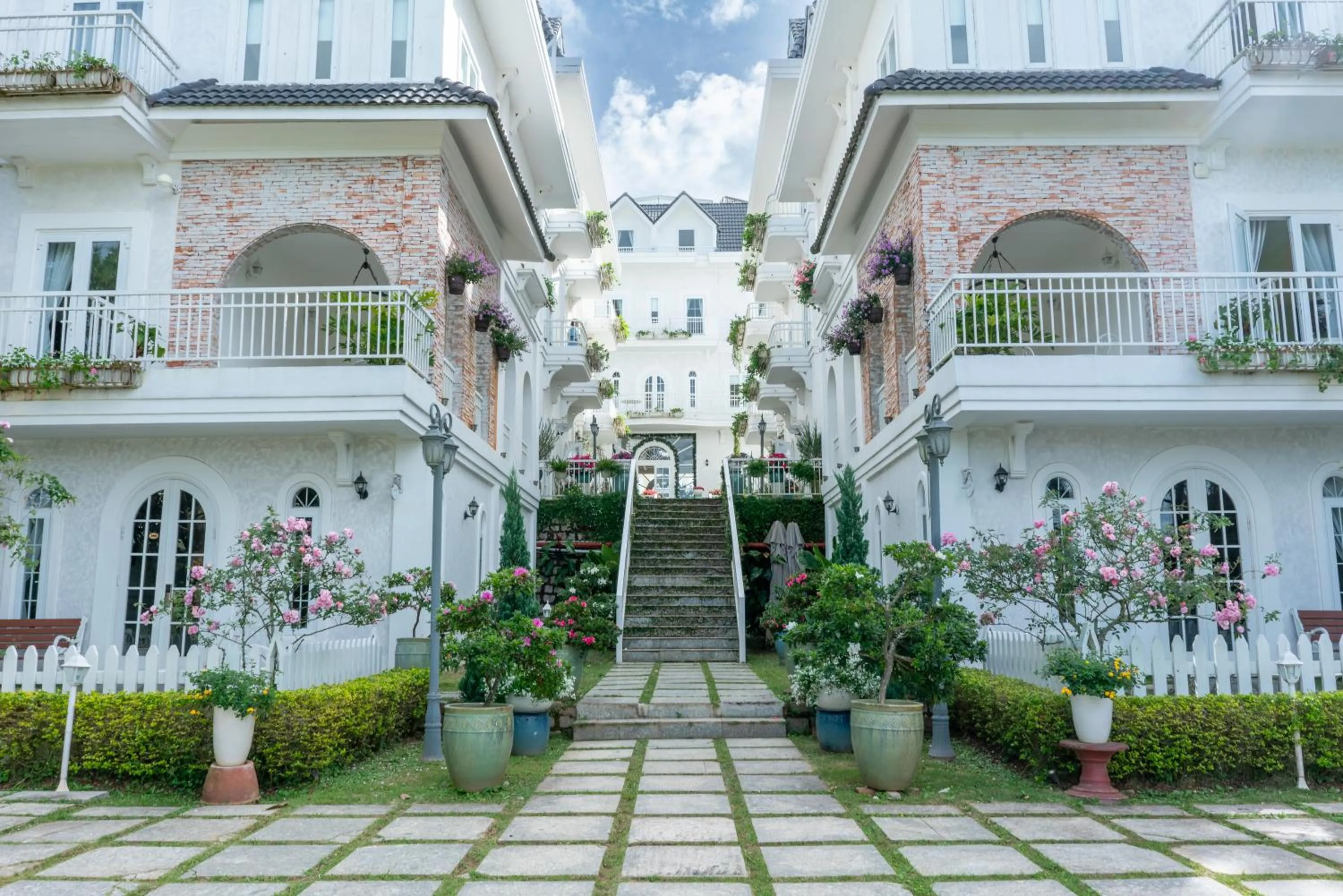 Property building in Dalat De Charme Village