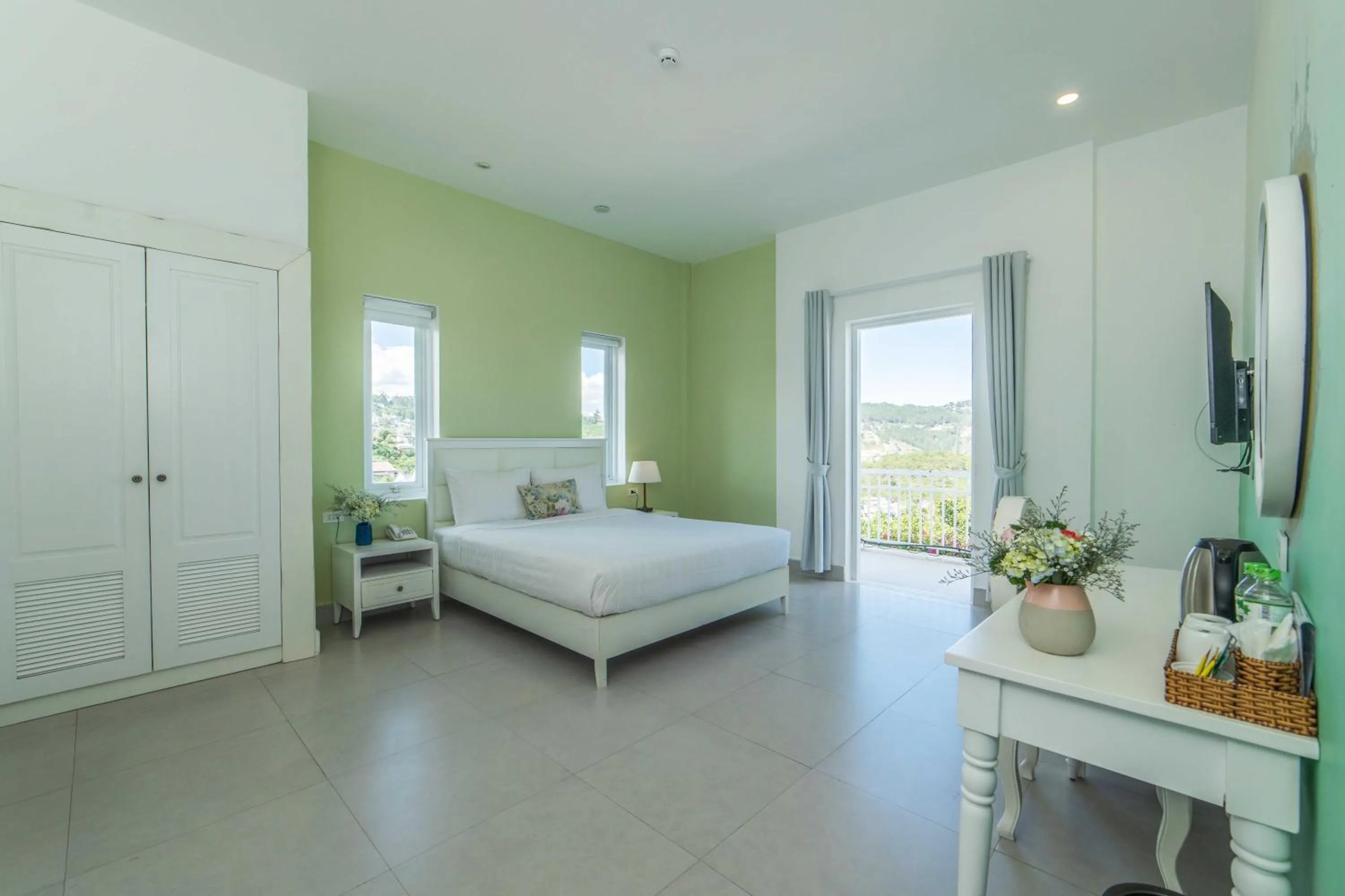 Photo of the whole room, Bed in Dalat De Charme Village