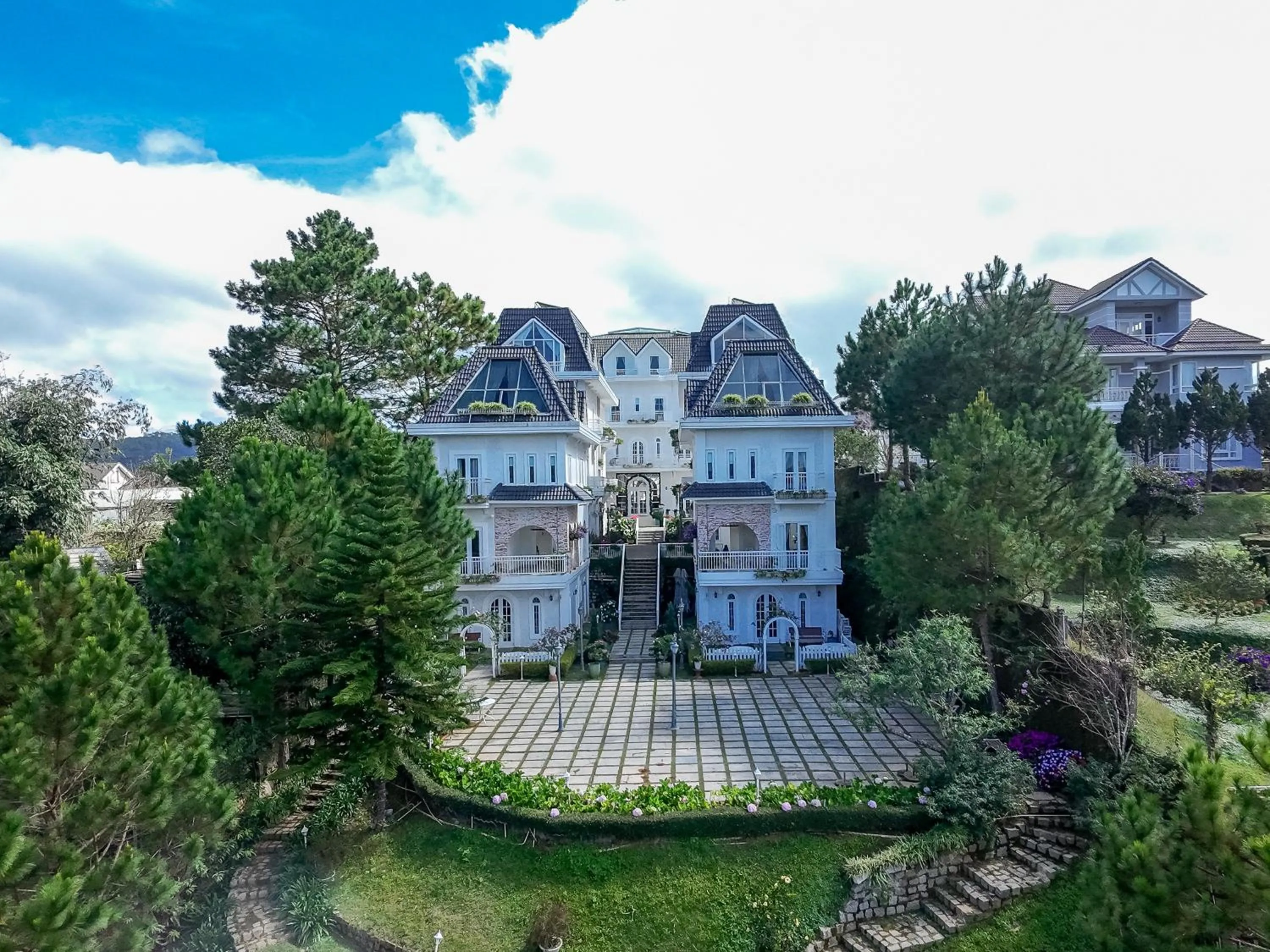 Property building in Dalat De Charme Village