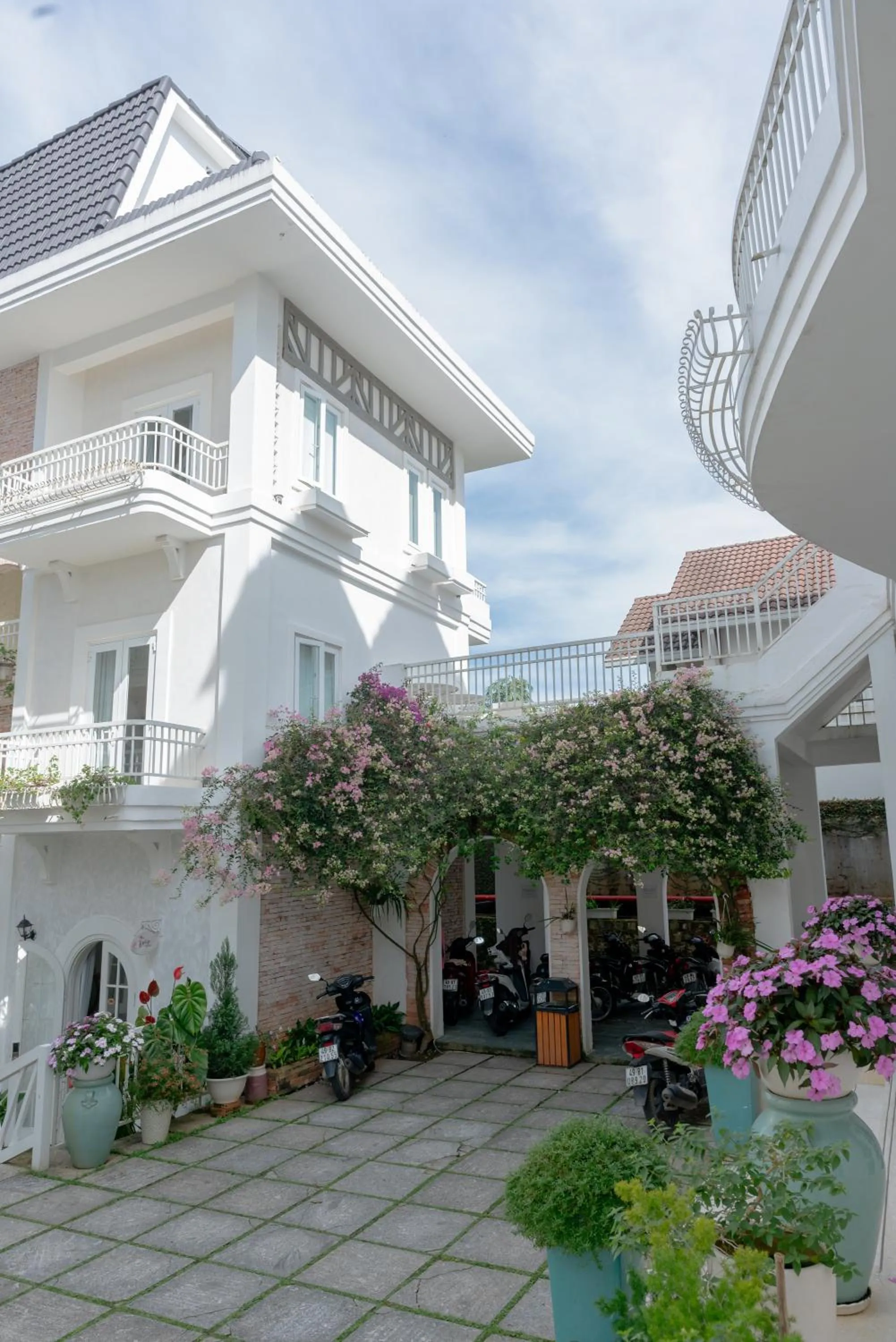 Property building in Dalat De Charme Village