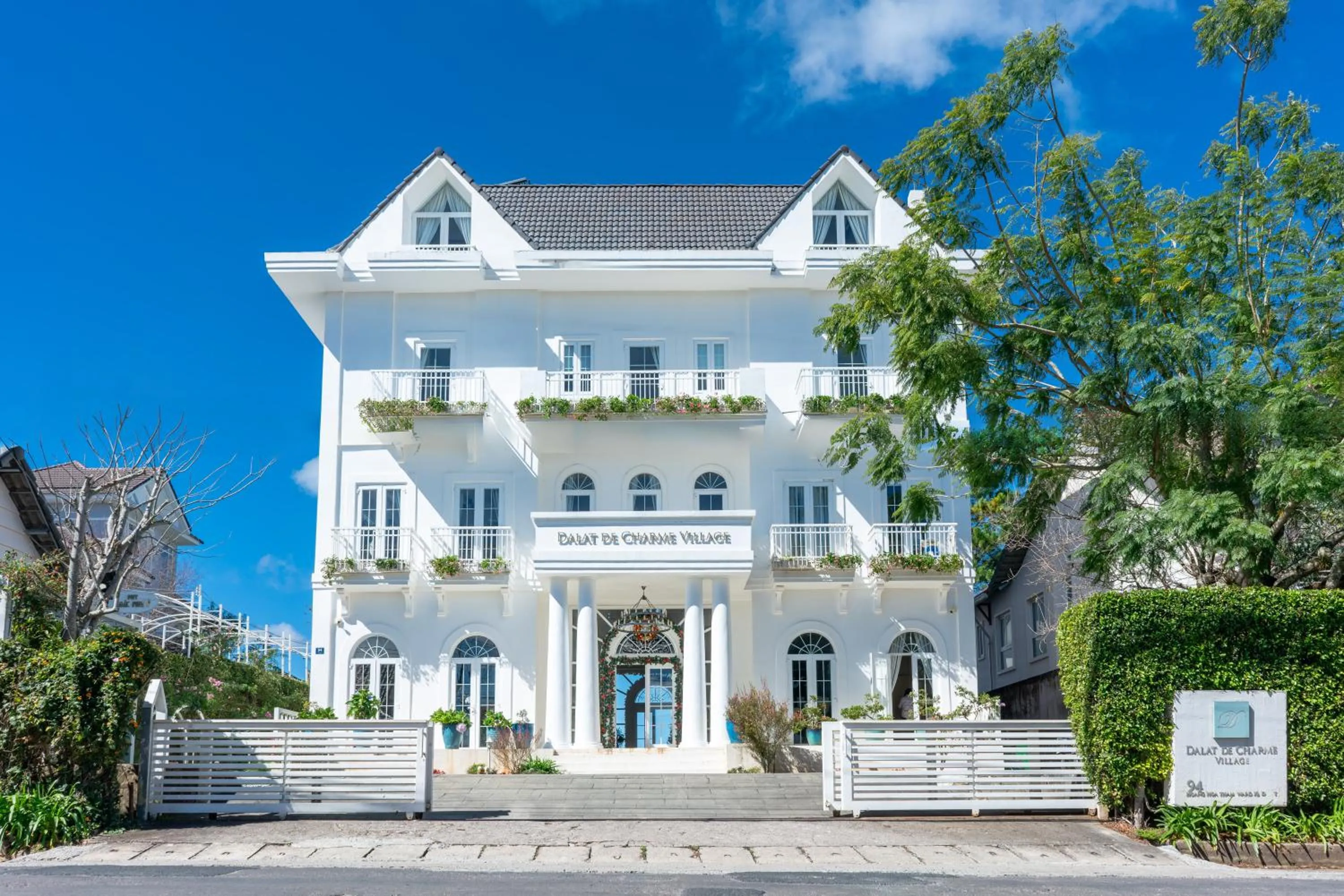 Property building in Dalat De Charme Village