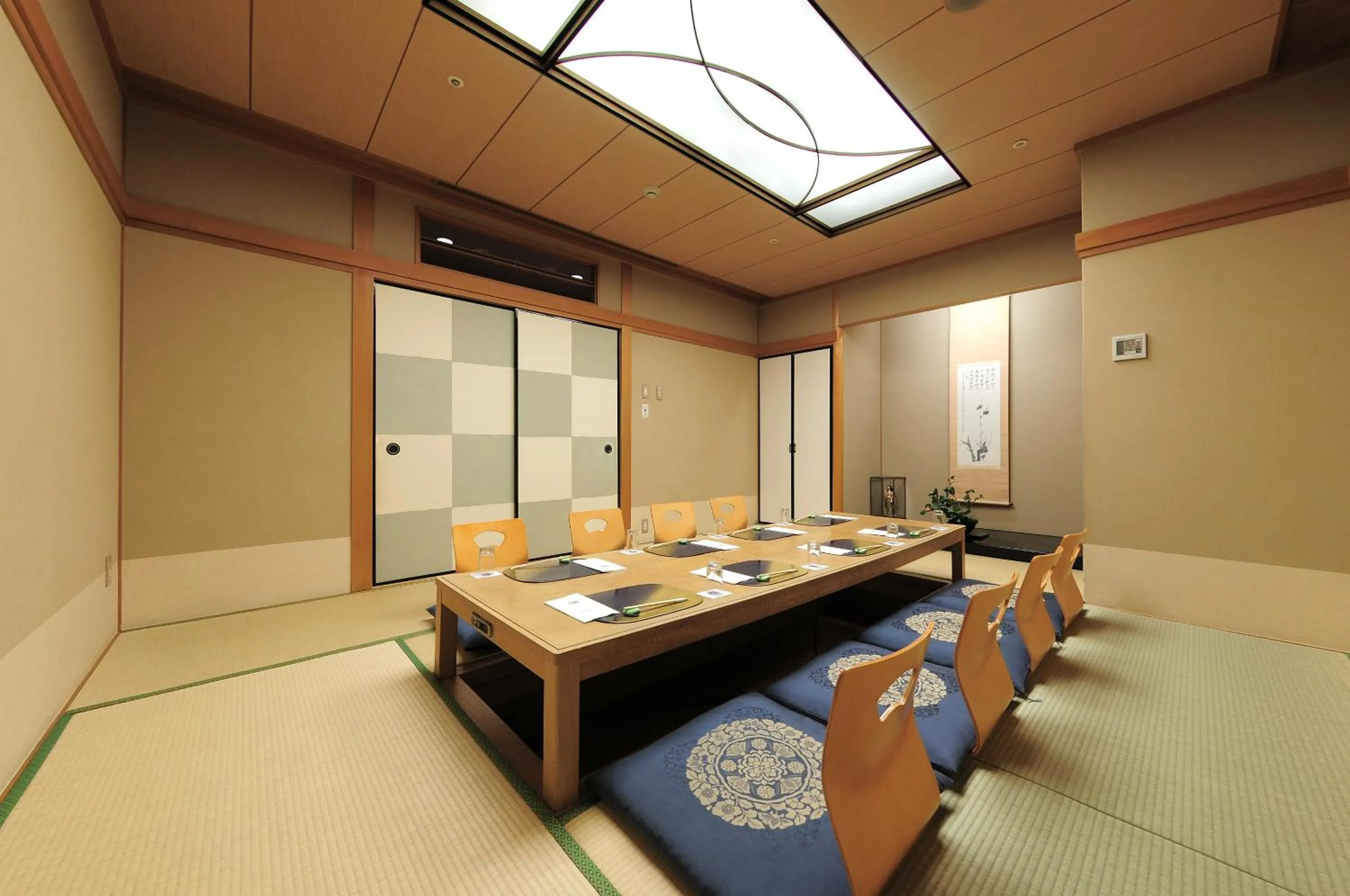 Restaurant/places to eat in Takarazuka Washington Hotel