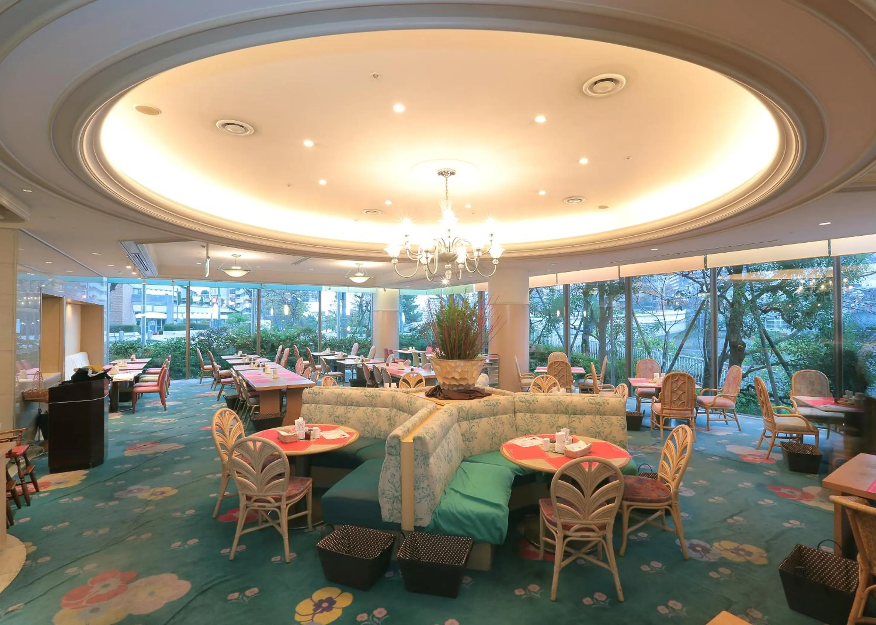 Restaurant/places to eat in Takarazuka Washington Hotel