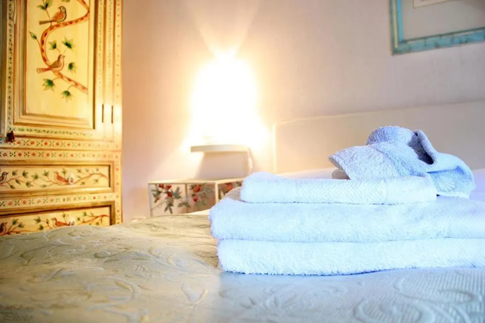 Bed in B&B VILLA ADRIANA Varese - camere e appartamenti