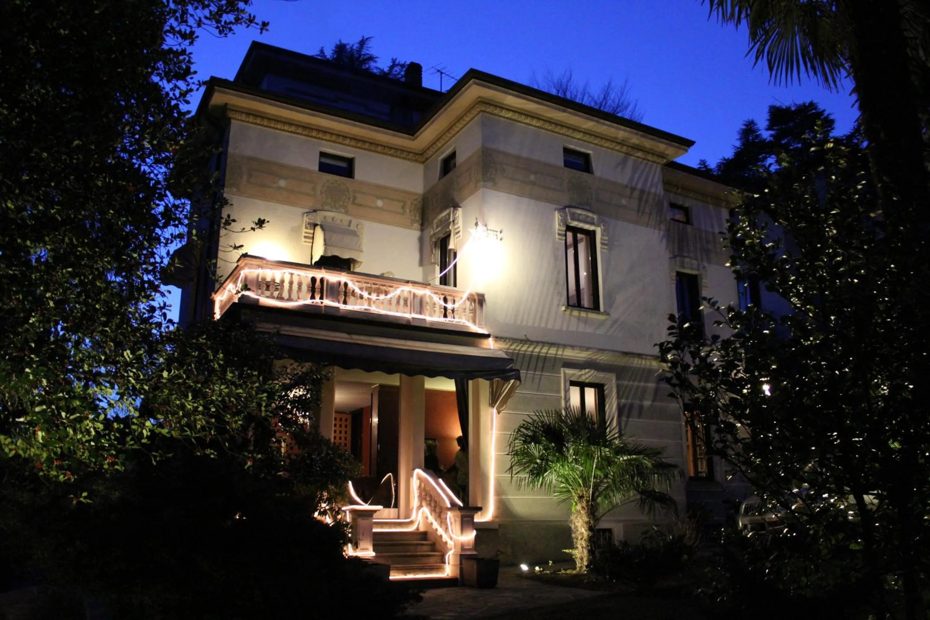 Property building in B&B VILLA ADRIANA Varese - camere e appartamenti