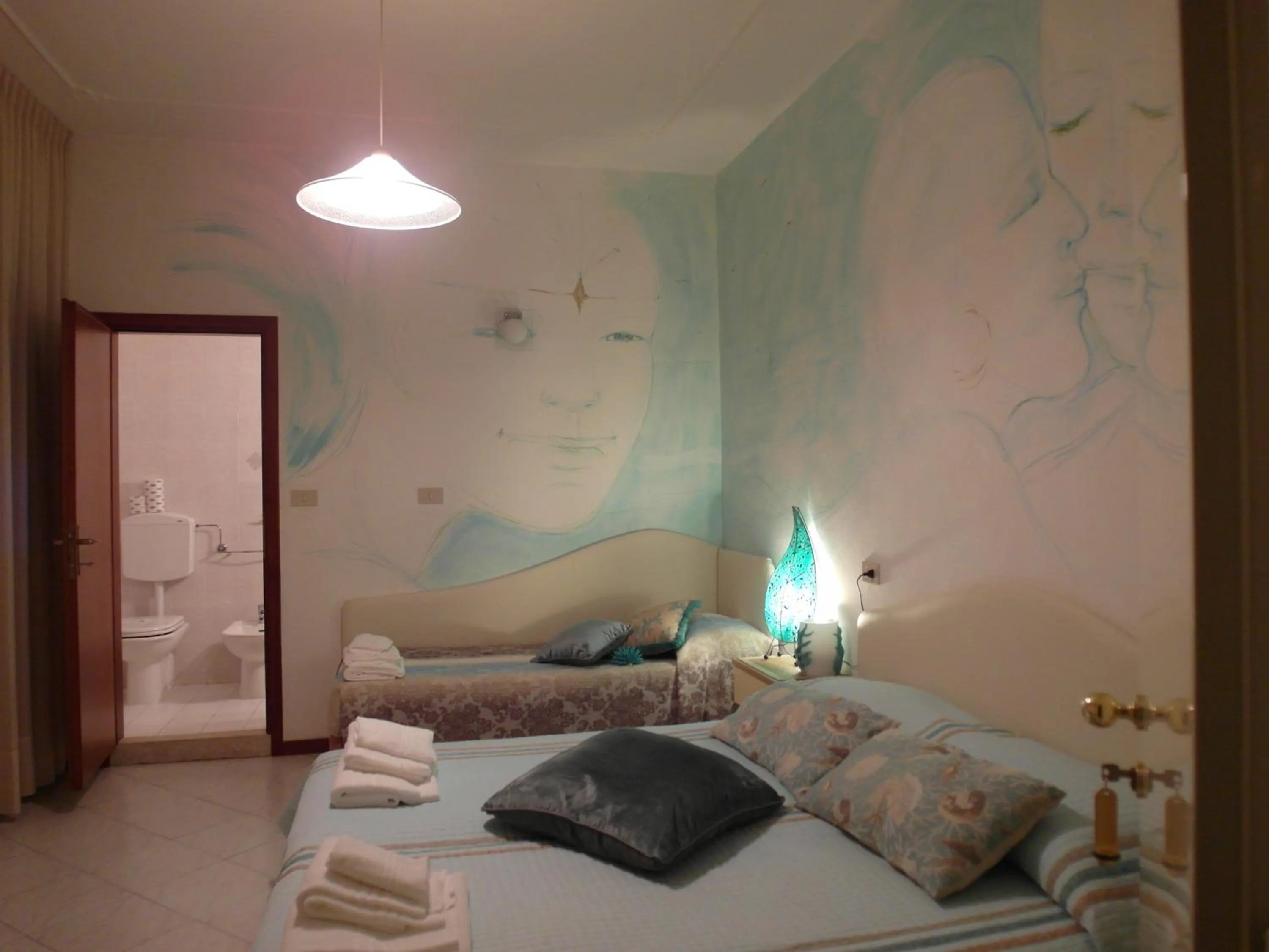 Photo of the whole room in Hotel Julia