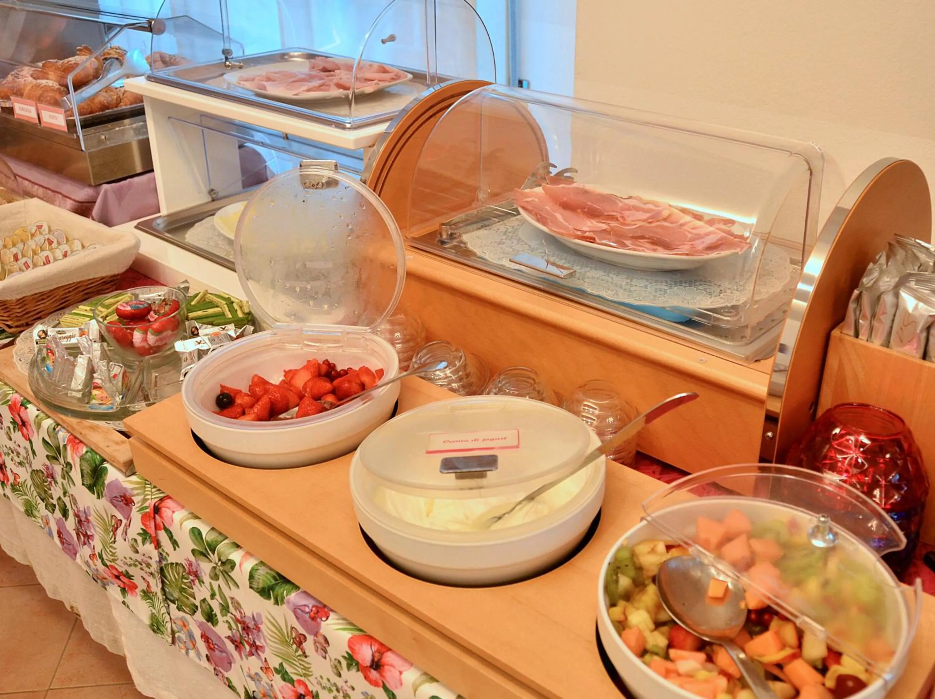 Breakfast in Hotel Julia