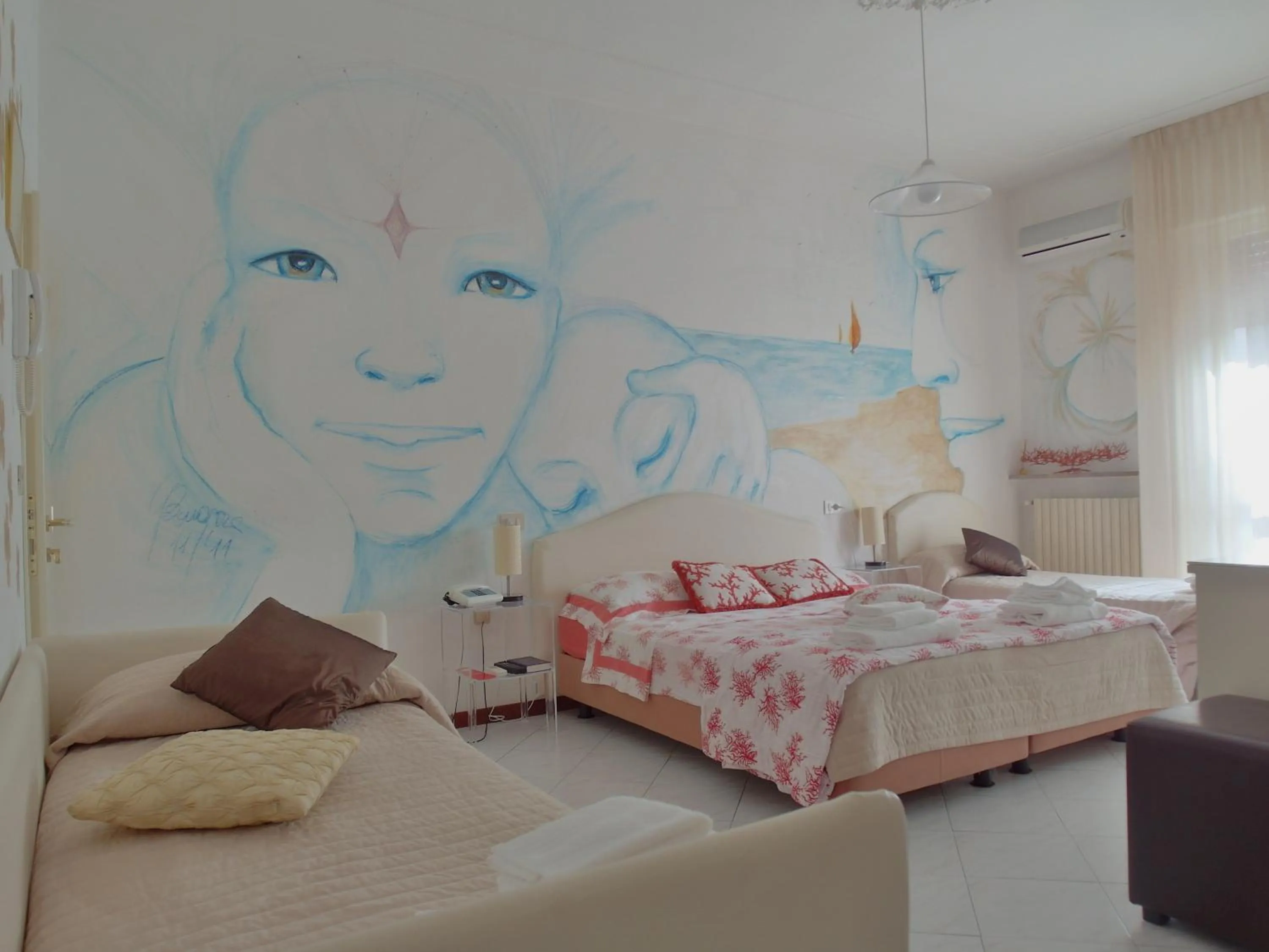 Photo of the whole room in Hotel Julia