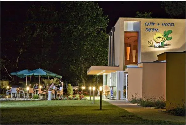Facade/entrance in Garni Hotel Siesta