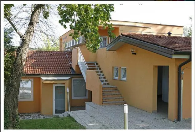 Facade/entrance in Garni Hotel Siesta
