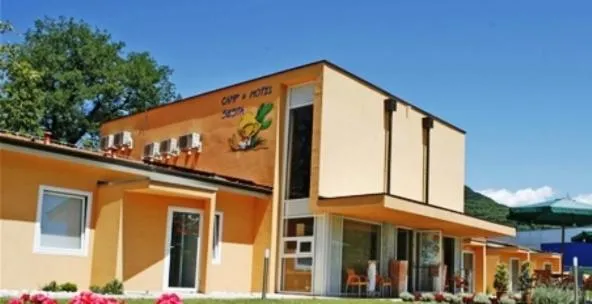 Facade/entrance in Garni Hotel Siesta