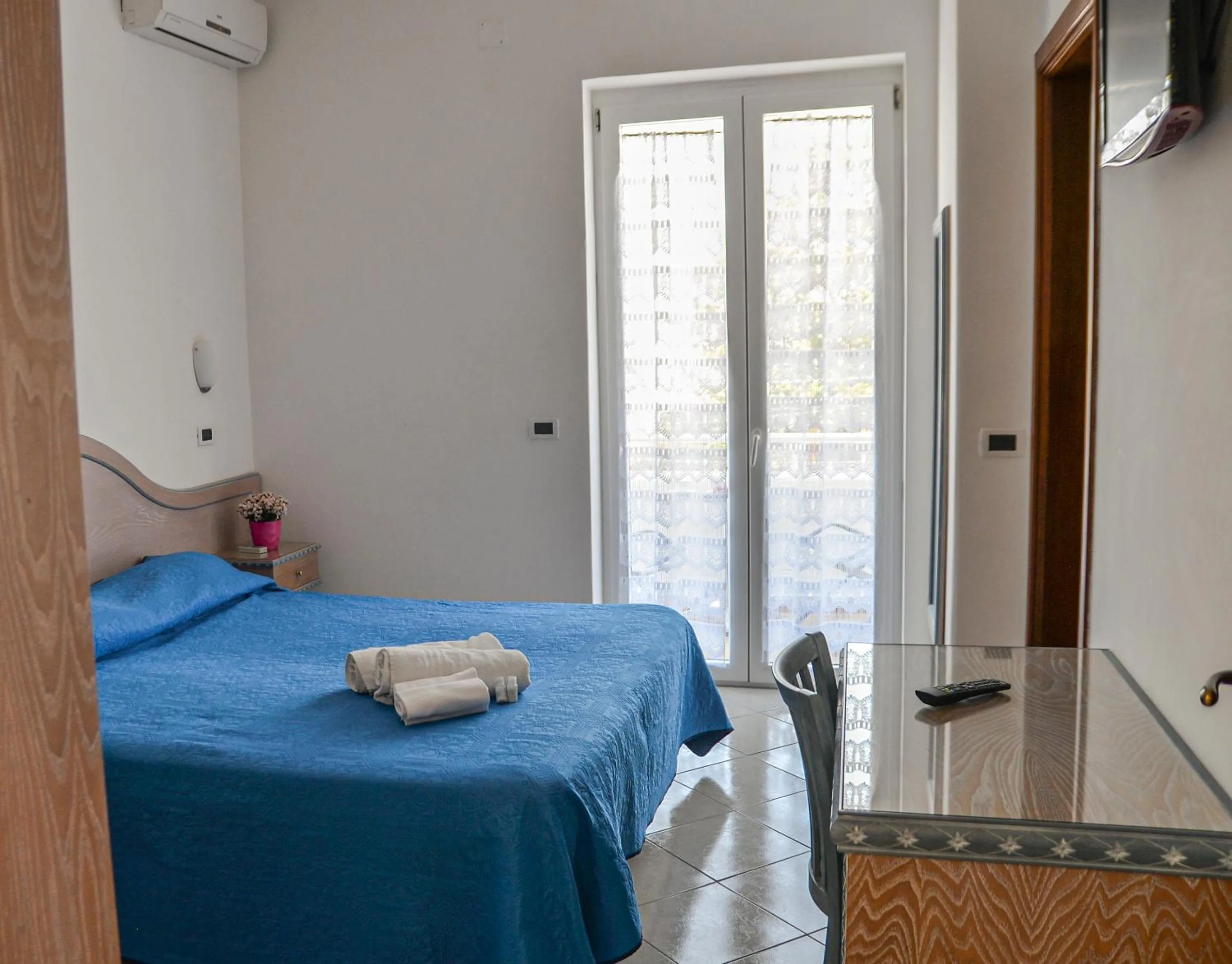 Photo of the whole room in Villa Erade