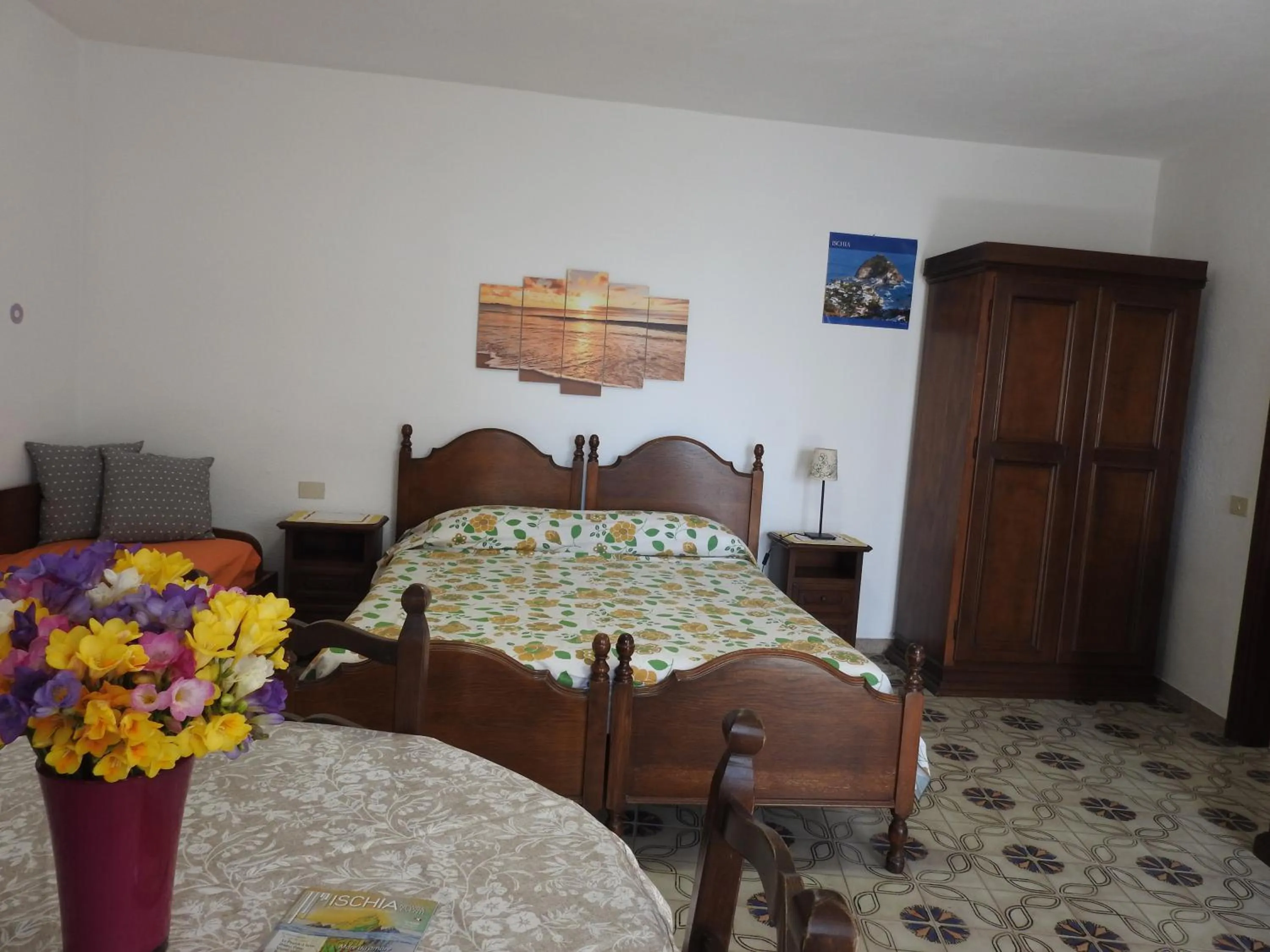 Photo of the whole room in Villa Erade