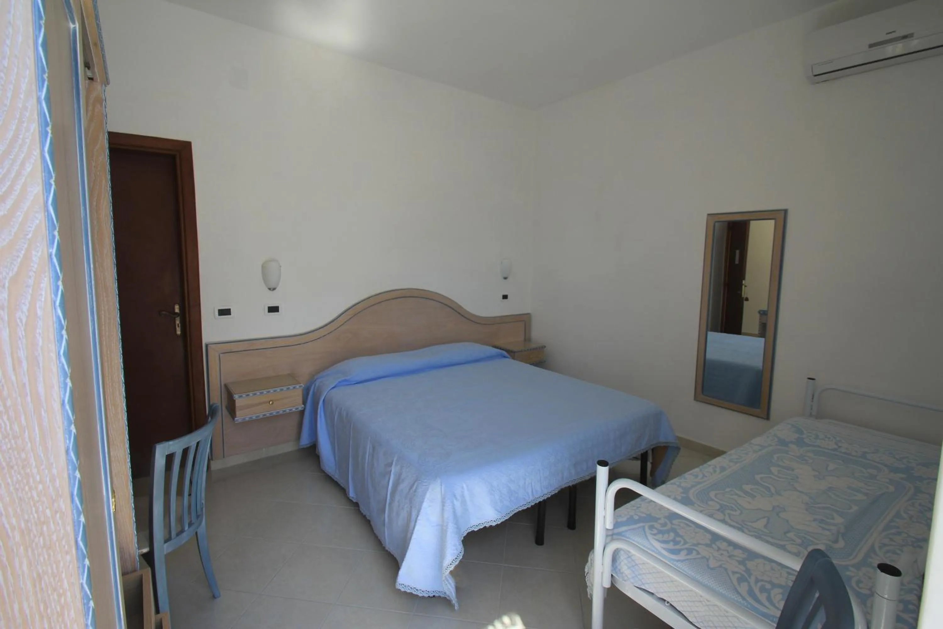 Photo of the whole room in Villa Erade