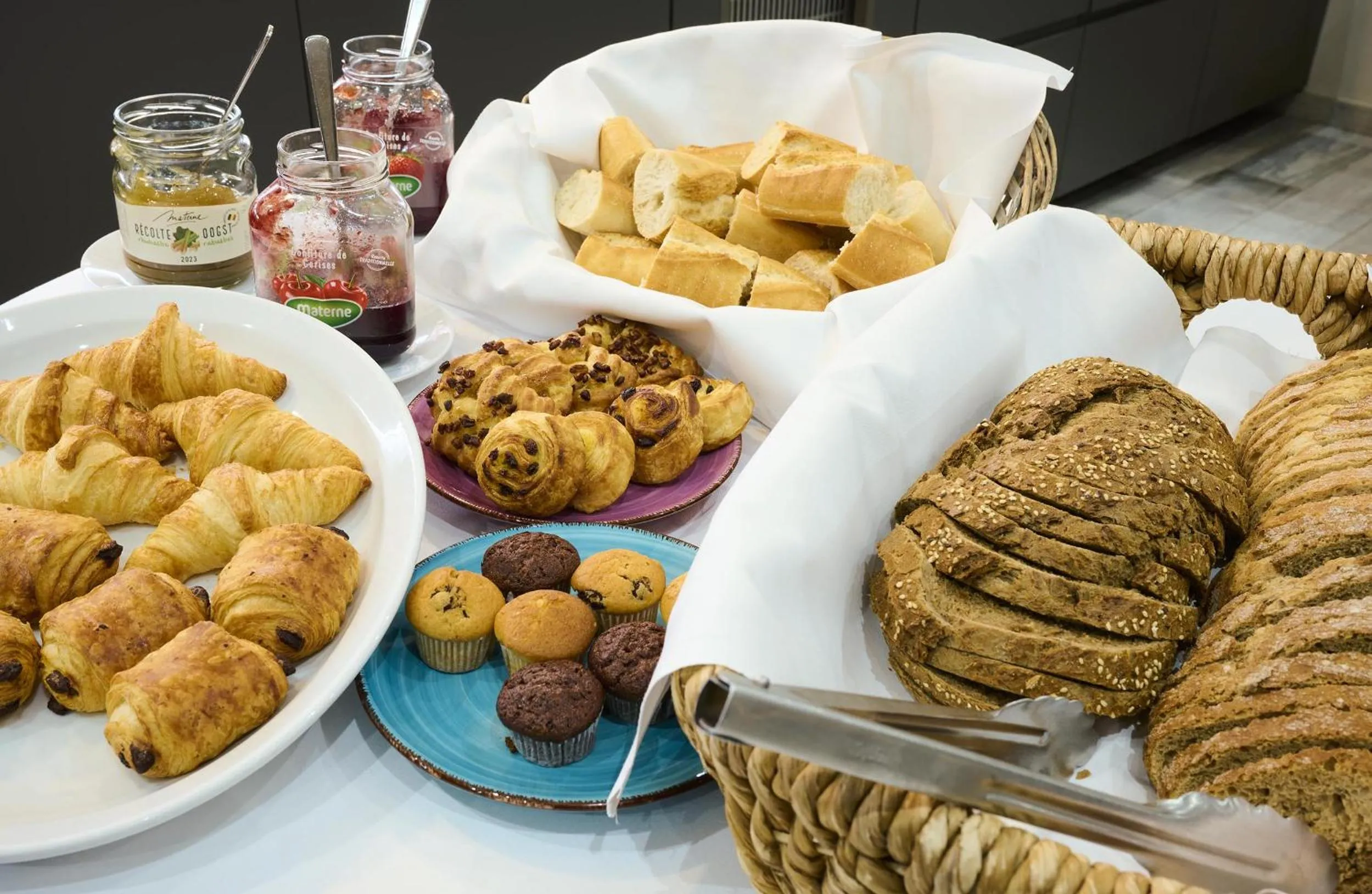 Continental breakfast in Les Tanneurs