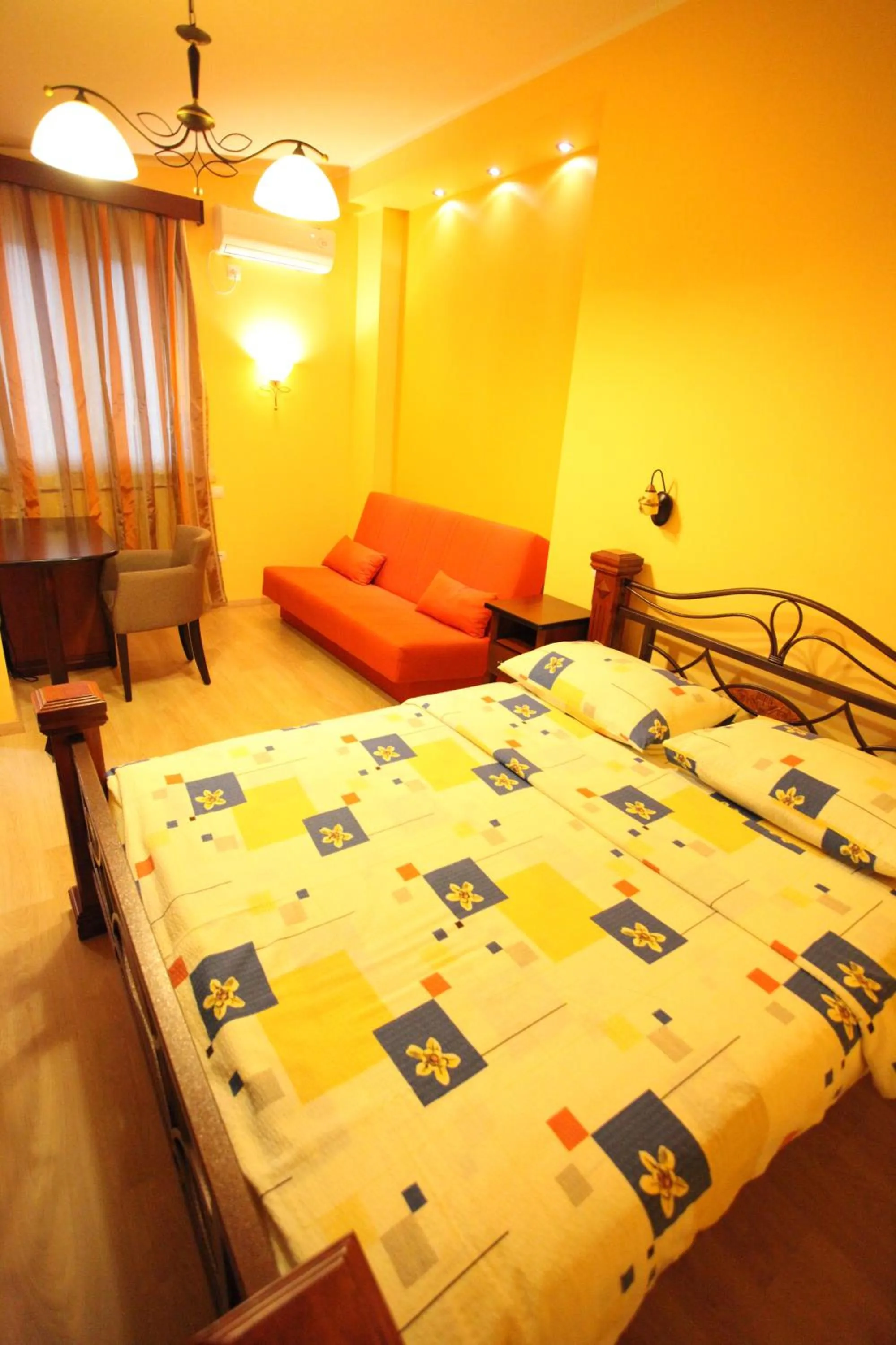 View (from property/room), Bed in Hotel Laguna