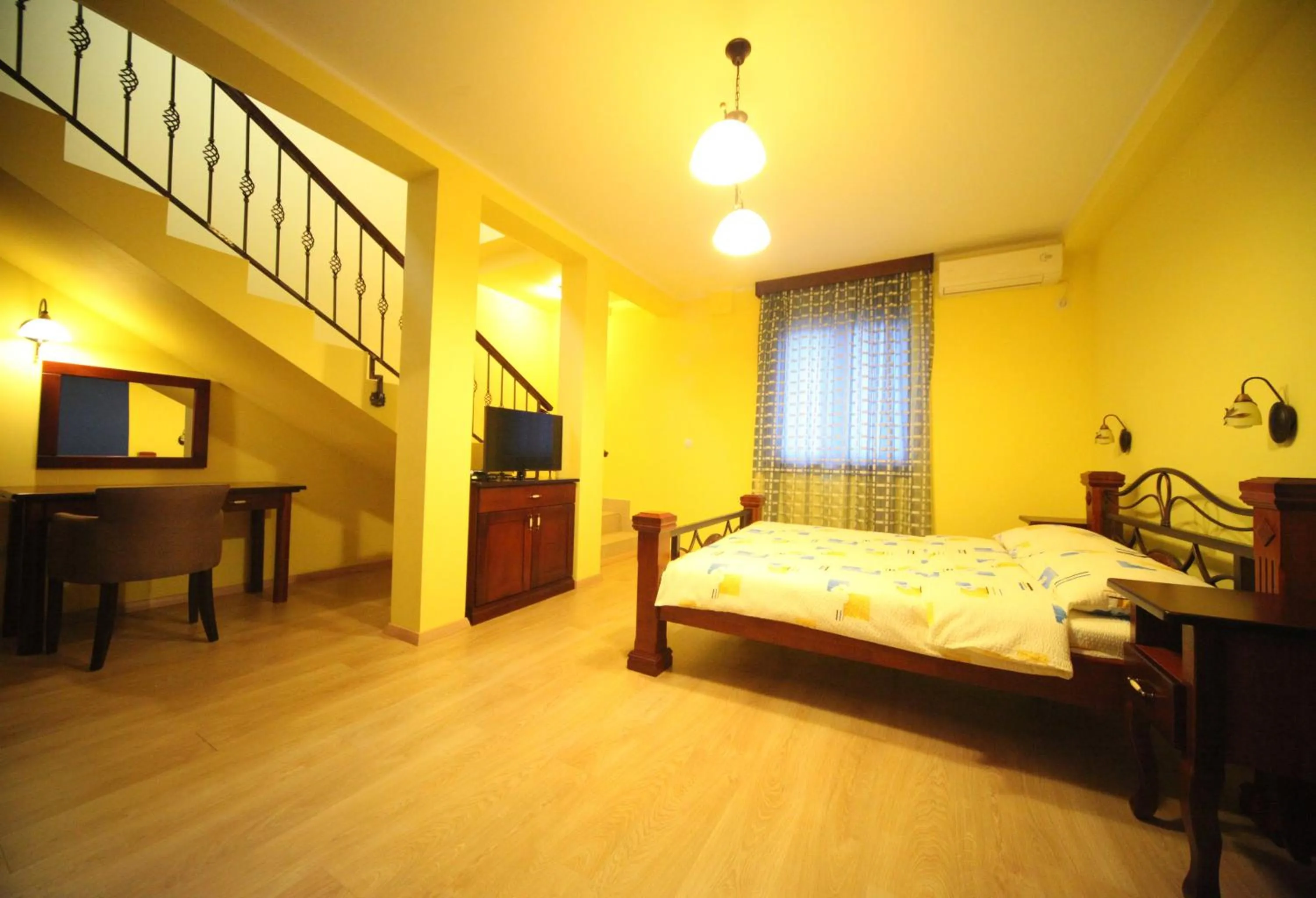 Photo of the whole room, Bed in Hotel Laguna