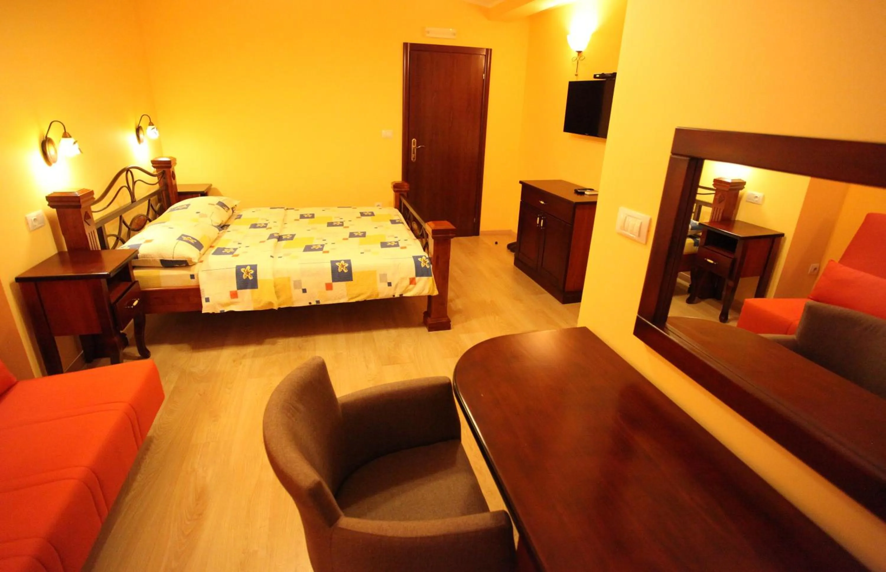 Photo of the whole room, Bed in Hotel Laguna