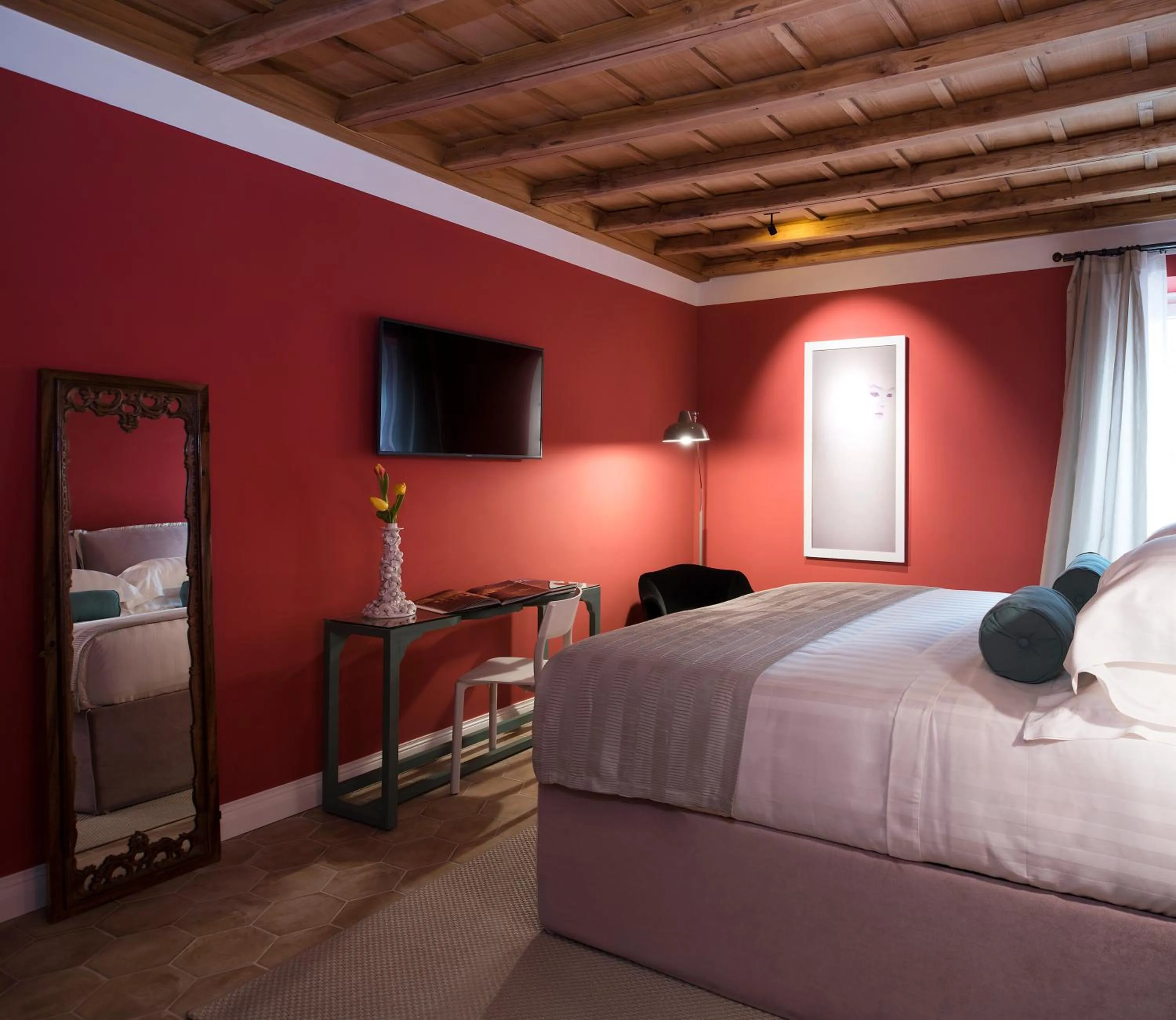 Decorative detail, Bed in Palazzo Caruso