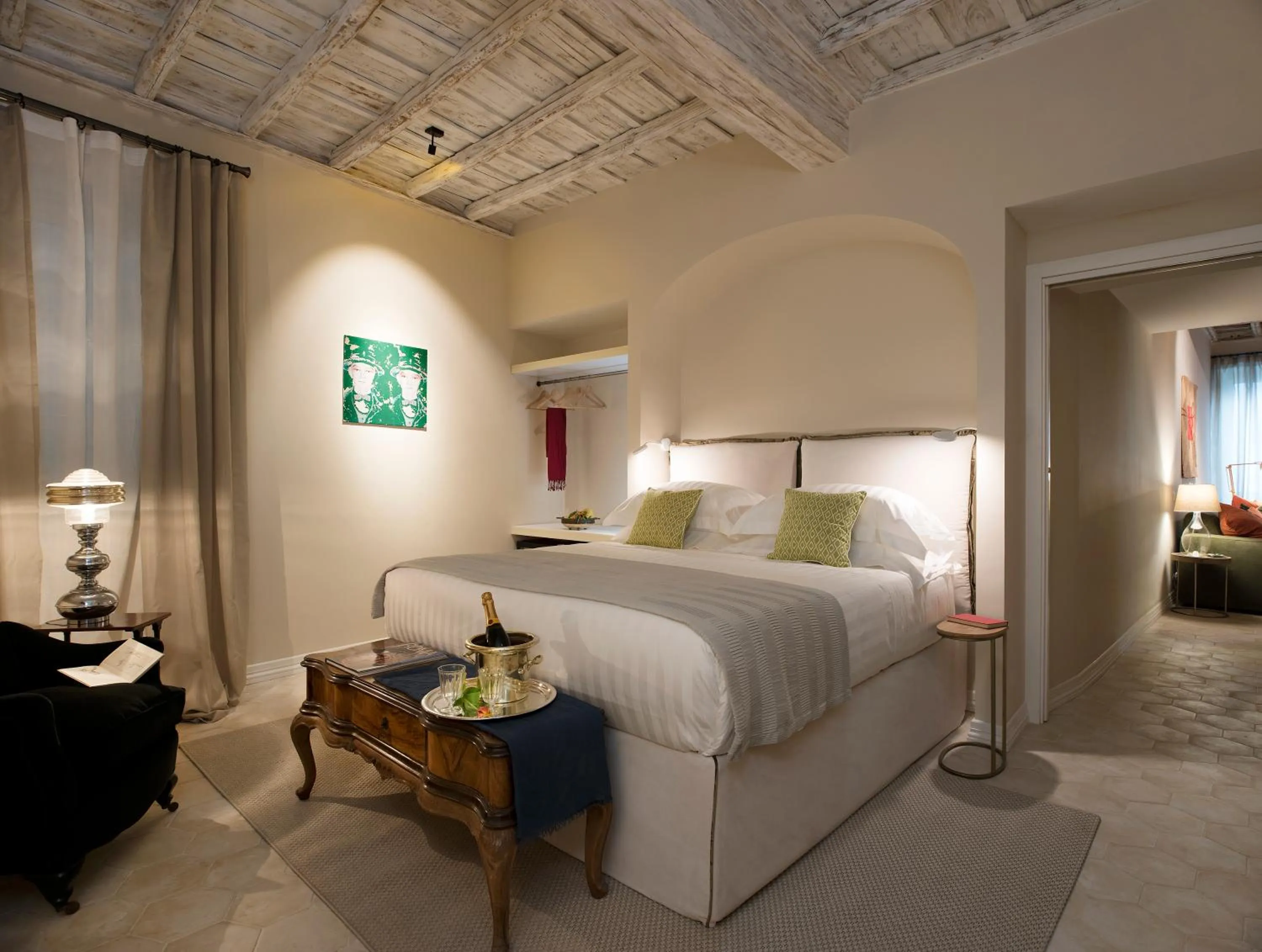 Photo of the whole room, Bed in Palazzo Caruso