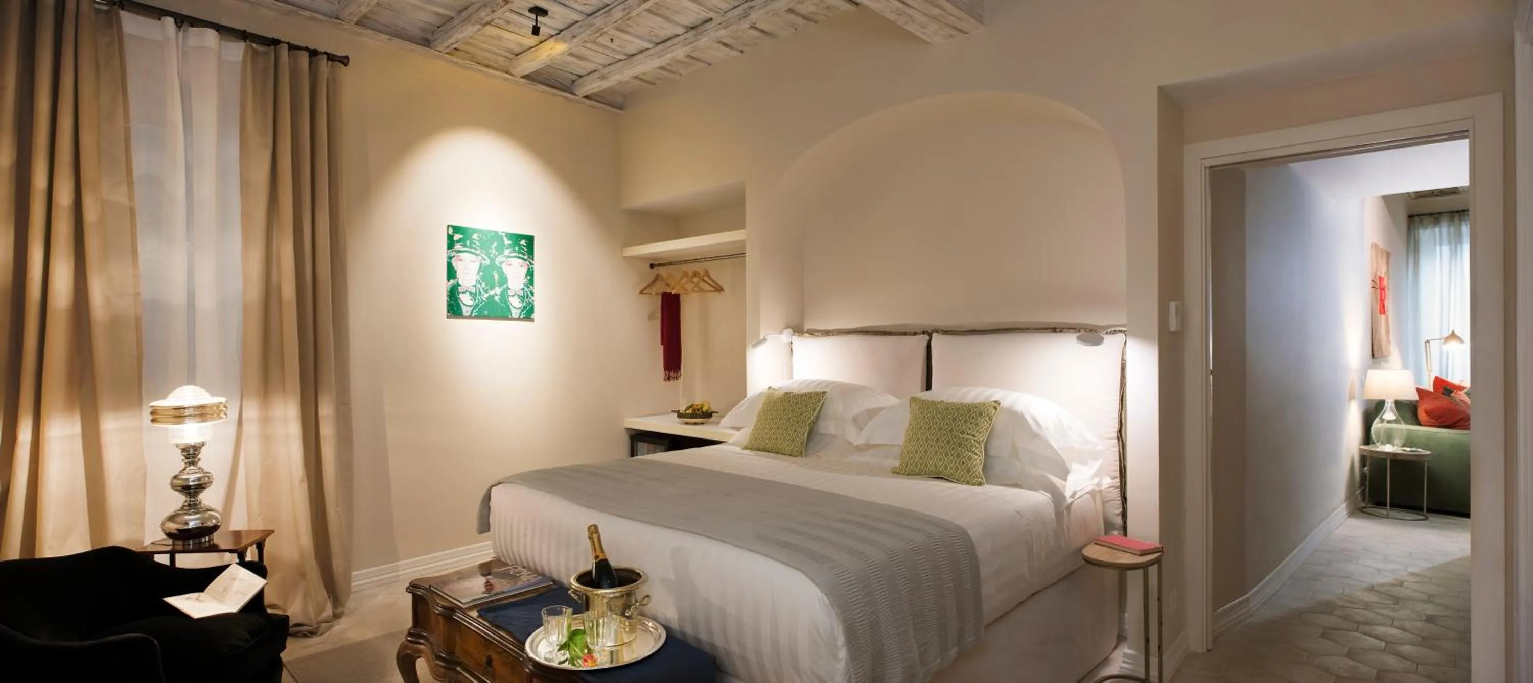 Bed in Palazzo Caruso