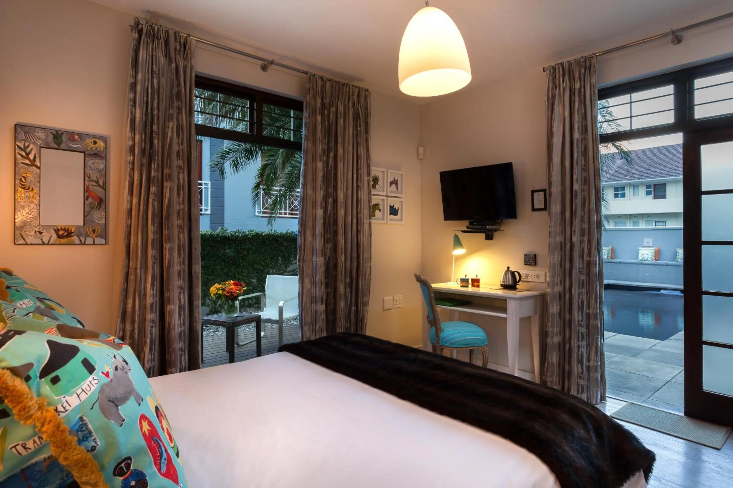 Pool view, Bed in Derwent House