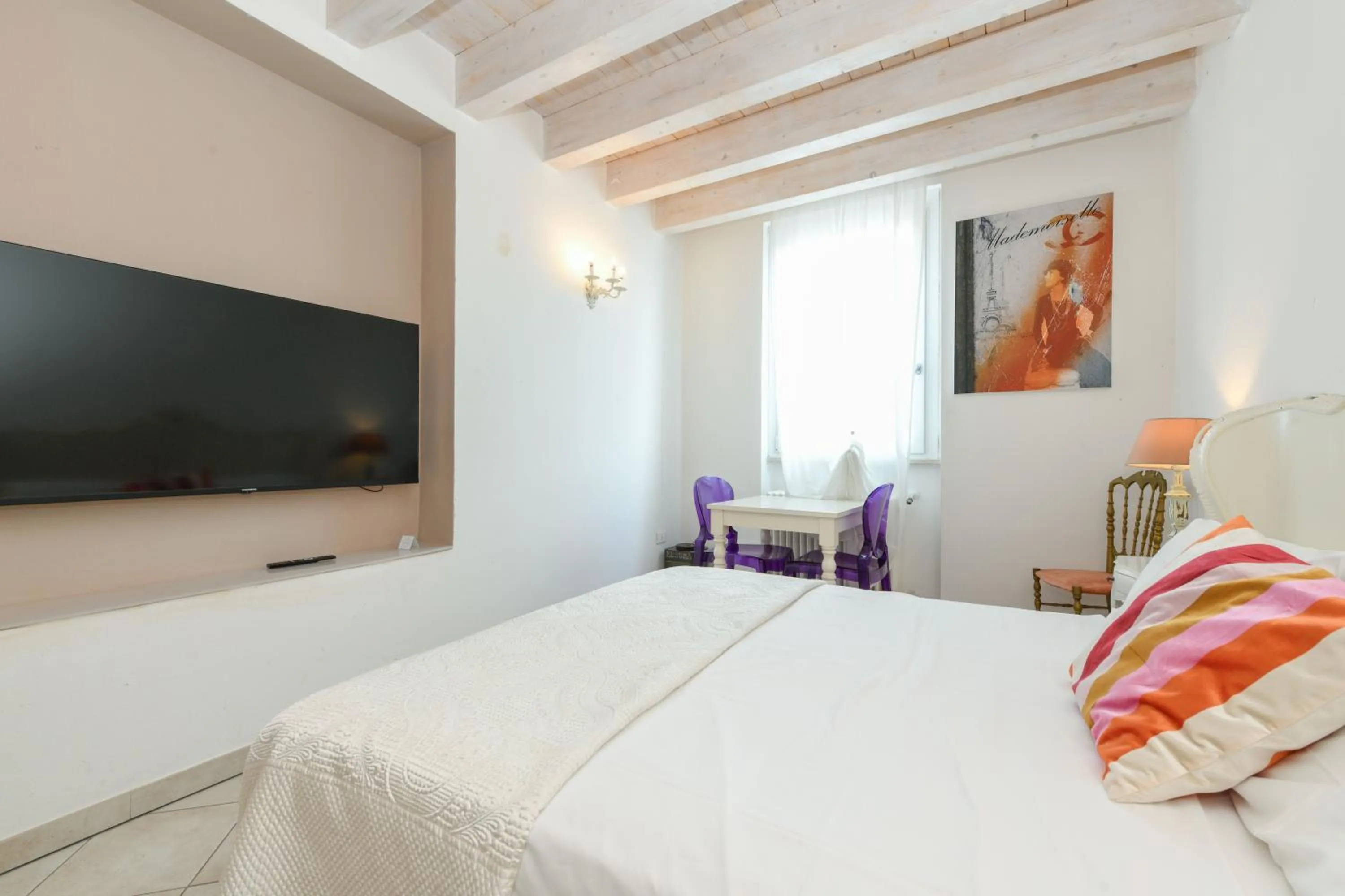 Bed in Le Rêve - Lake view rooms