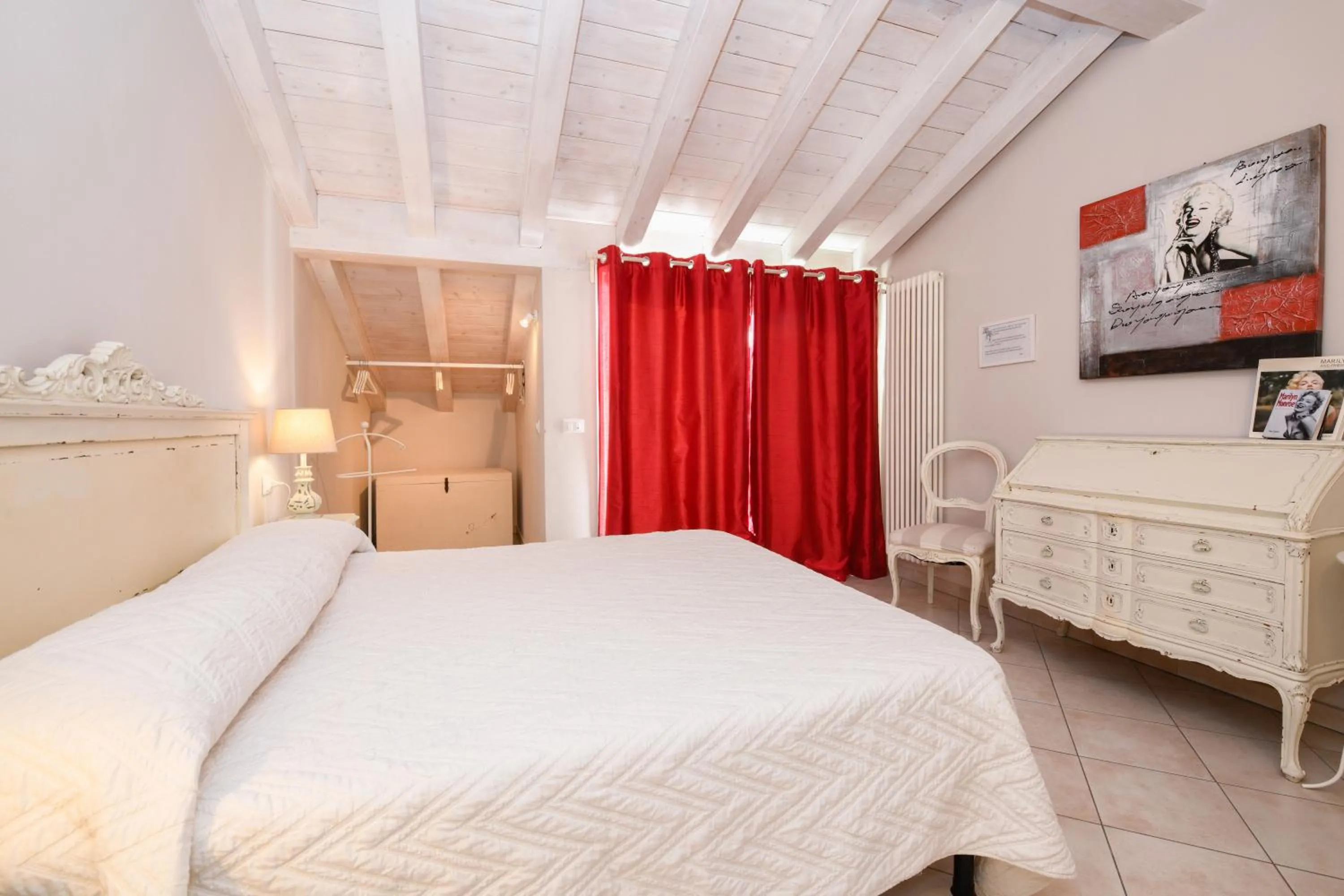 Bed in Le Rêve - Lake view rooms