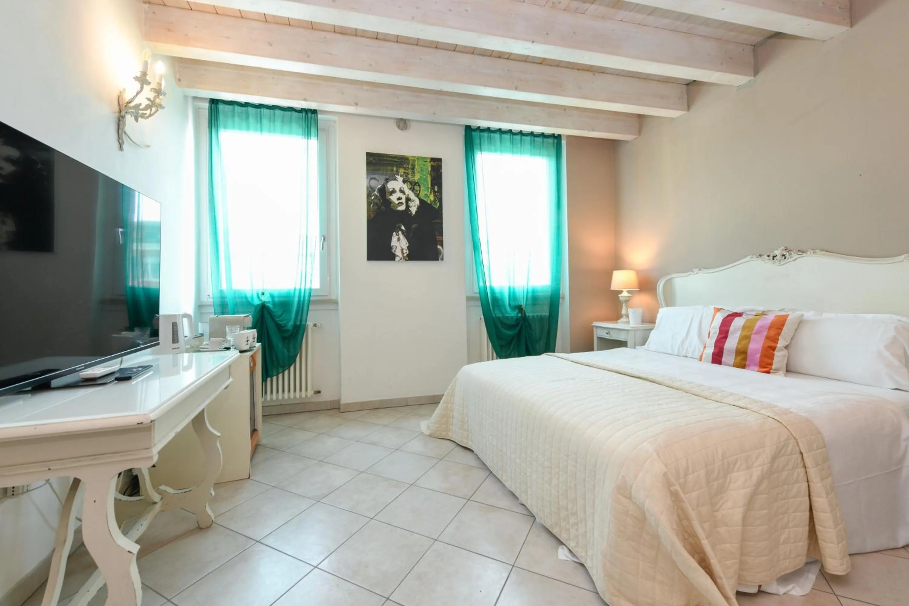 Bed in Le Rêve - Lake view rooms