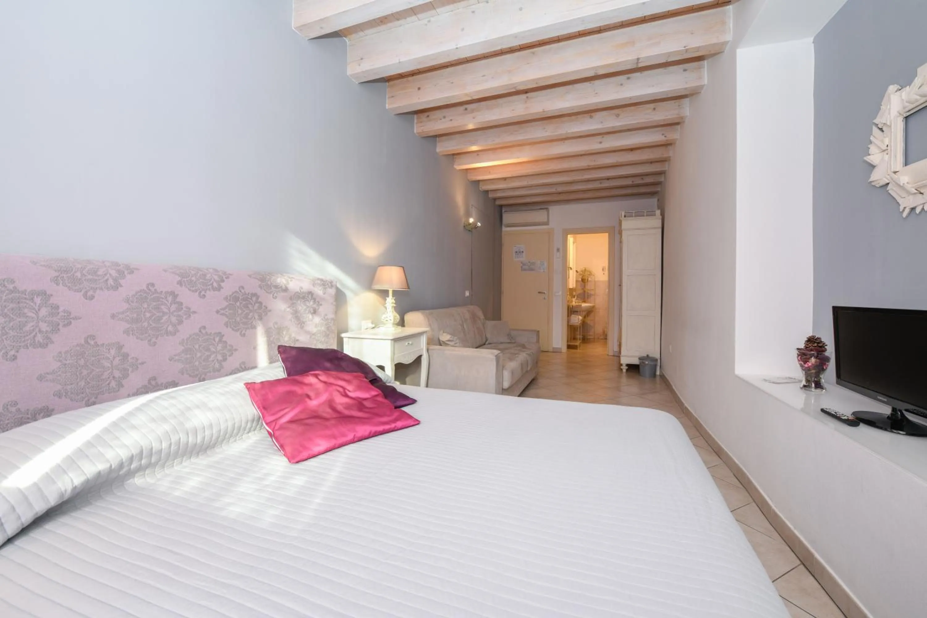 Bed in Le Rêve - Lake view rooms